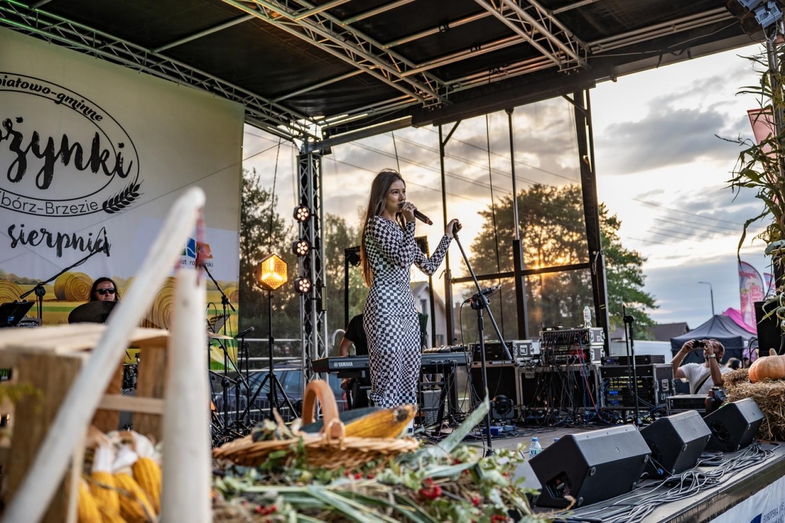 Zdjęcie w galerii na portalu naszraciborz.pl: Raciborzanie podziękowali za plony na dożynkach powiatowo-gminnych w Brzeziu - relacja na bis! [FOTO i WIDEO] wiadomości z regionu