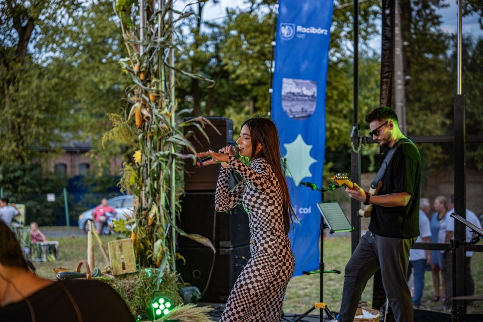 Zdjęcie w galerii na portalu naszraciborz.pl: Raciborzanie podziękowali za plony na dożynkach powiatowo-gminnych w Brzeziu - relacja na bis! [FOTO i WIDEO] wiadomości z regionu