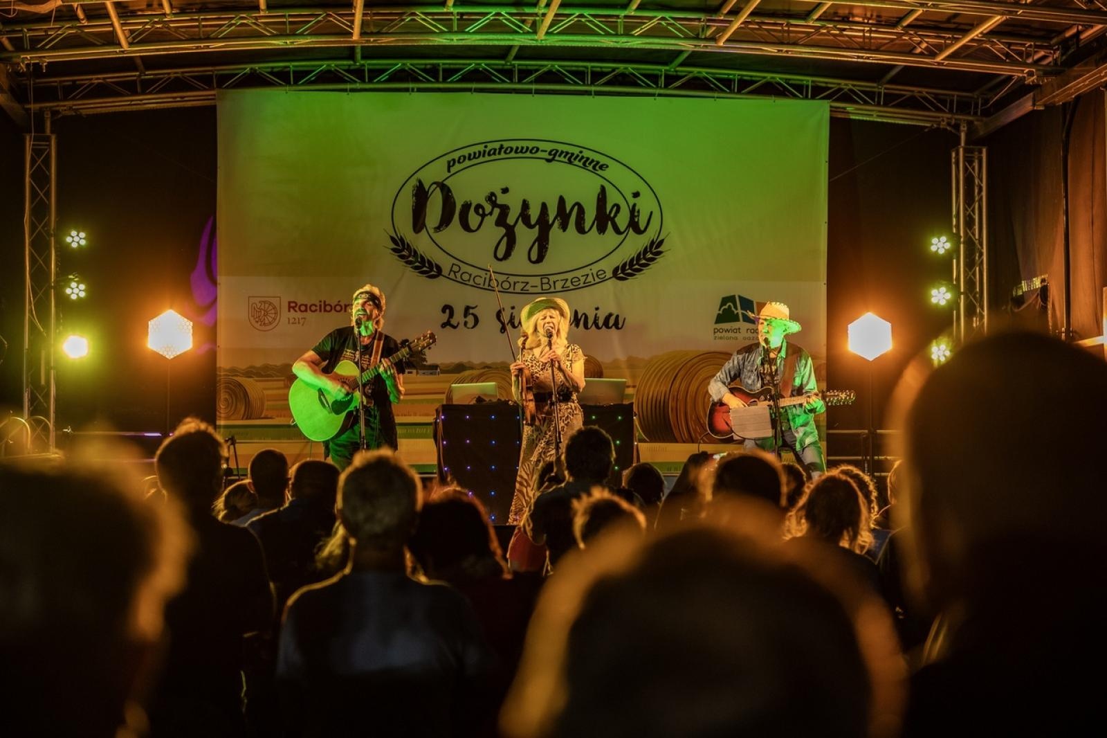 Zdjęcie w galerii na portalu naszraciborz.pl: Raciborzanie podziękowali za plony na dożynkach powiatowo-gminnych w Brzeziu - relacja na bis! [FOTO i WIDEO] wiadomości z regionu
