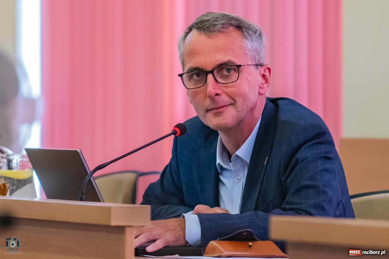 Zdjęcie w galerii na portalu naszraciborz.pl: Bezpłatna komunikacja, strzelnica i remont Staszica. Migawki z komisji budżetu wiadomości z regionu