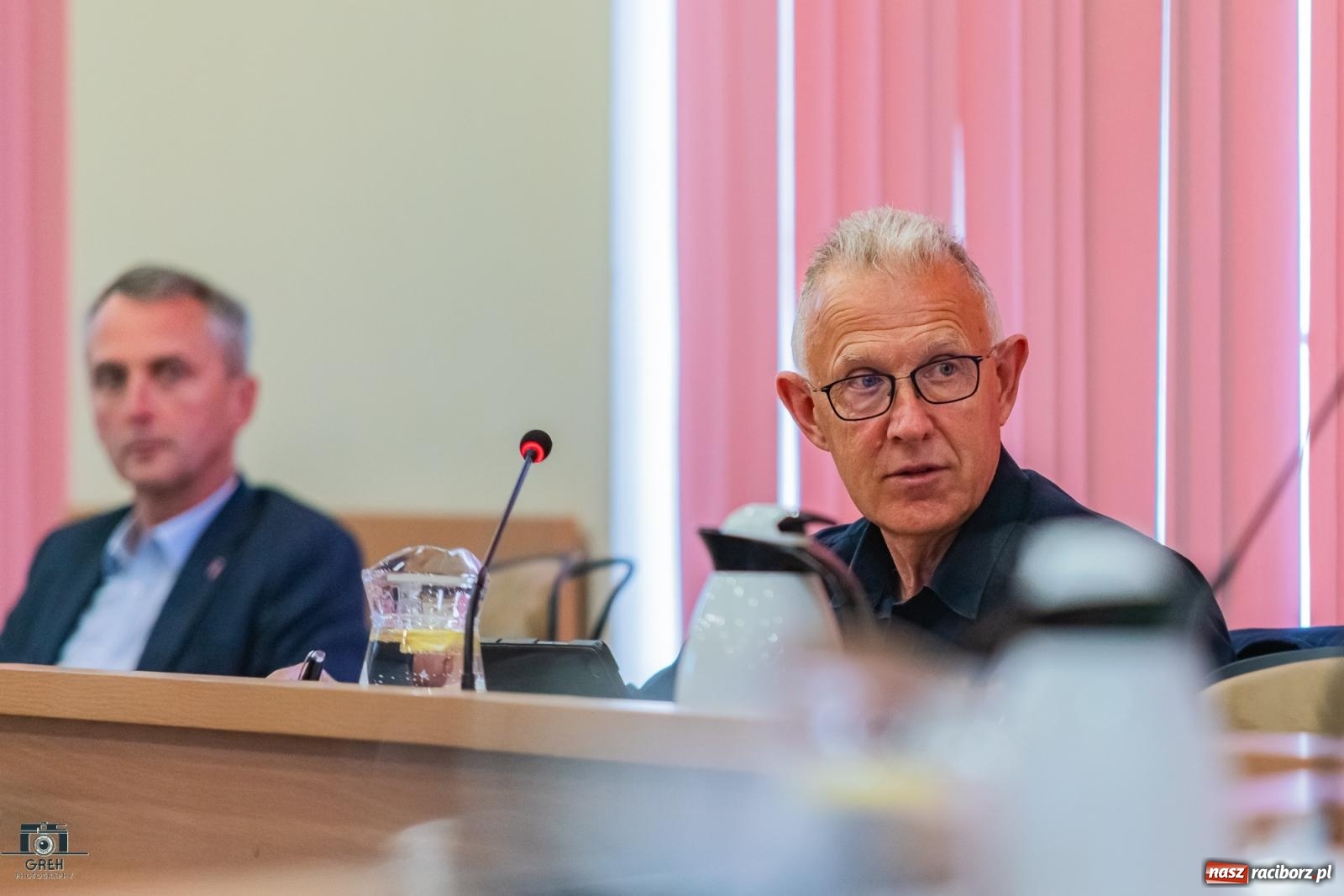 Zdjęcie w galerii na portalu naszraciborz.pl: Bezpłatna komunikacja, strzelnica i remont Staszica. Migawki z komisji budżetu wiadomości z regionu