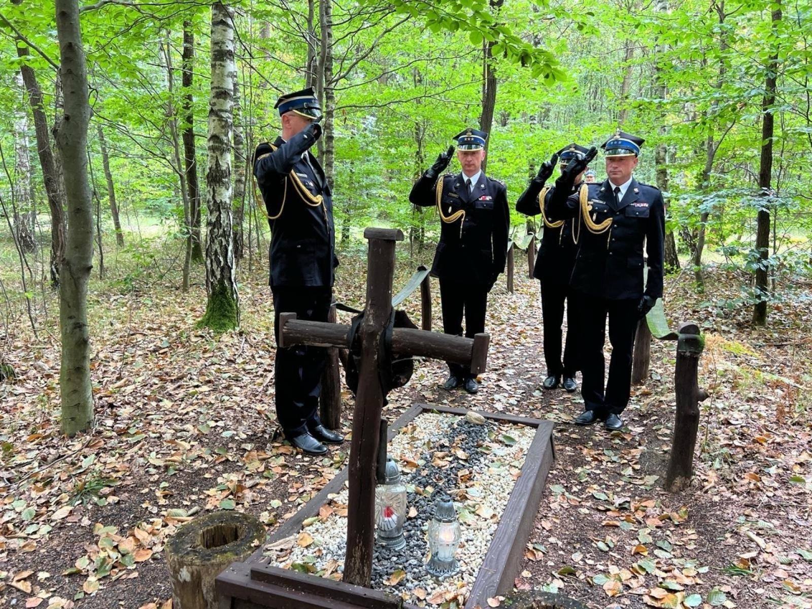 Zdjęcie w galerii na portalu naszraciborz.pl: 32. rocznica wybuchu pożaru w Kuźni Raciborskiej wiadomości z regionu
