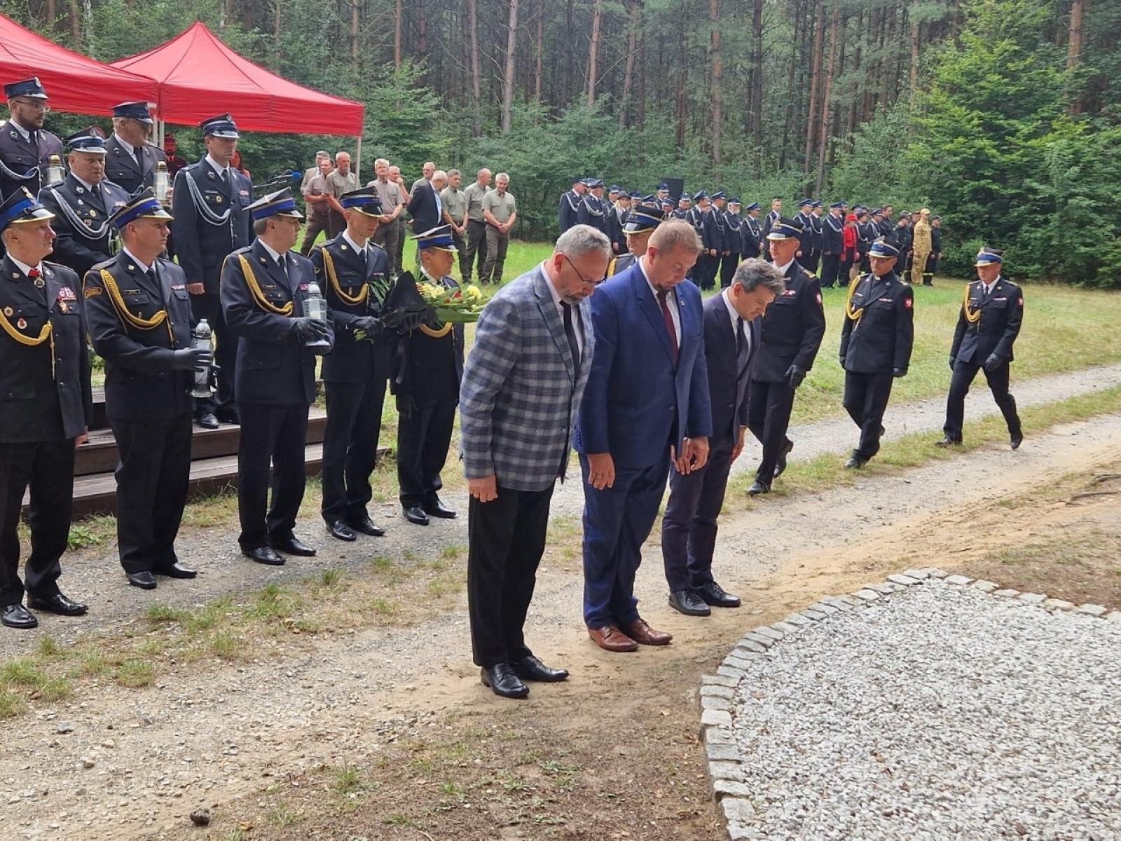 Zdjęcie w galerii na portalu naszraciborz.pl: 32. rocznica wybuchu pożaru w Kuźni Raciborskiej wiadomości z regionu