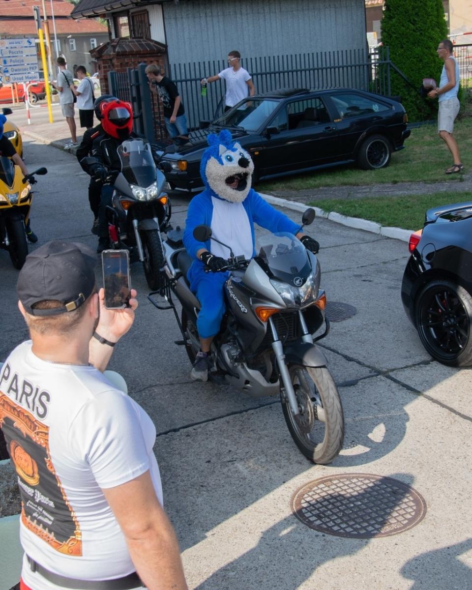 Zdjęcie w galerii na portalu naszraciborz.pl: II Zlot Motoryzacyjny dla Placówki Opiekuńczo-Wychowawczej w Kuźni Raciborskiej wiadomości z regionu