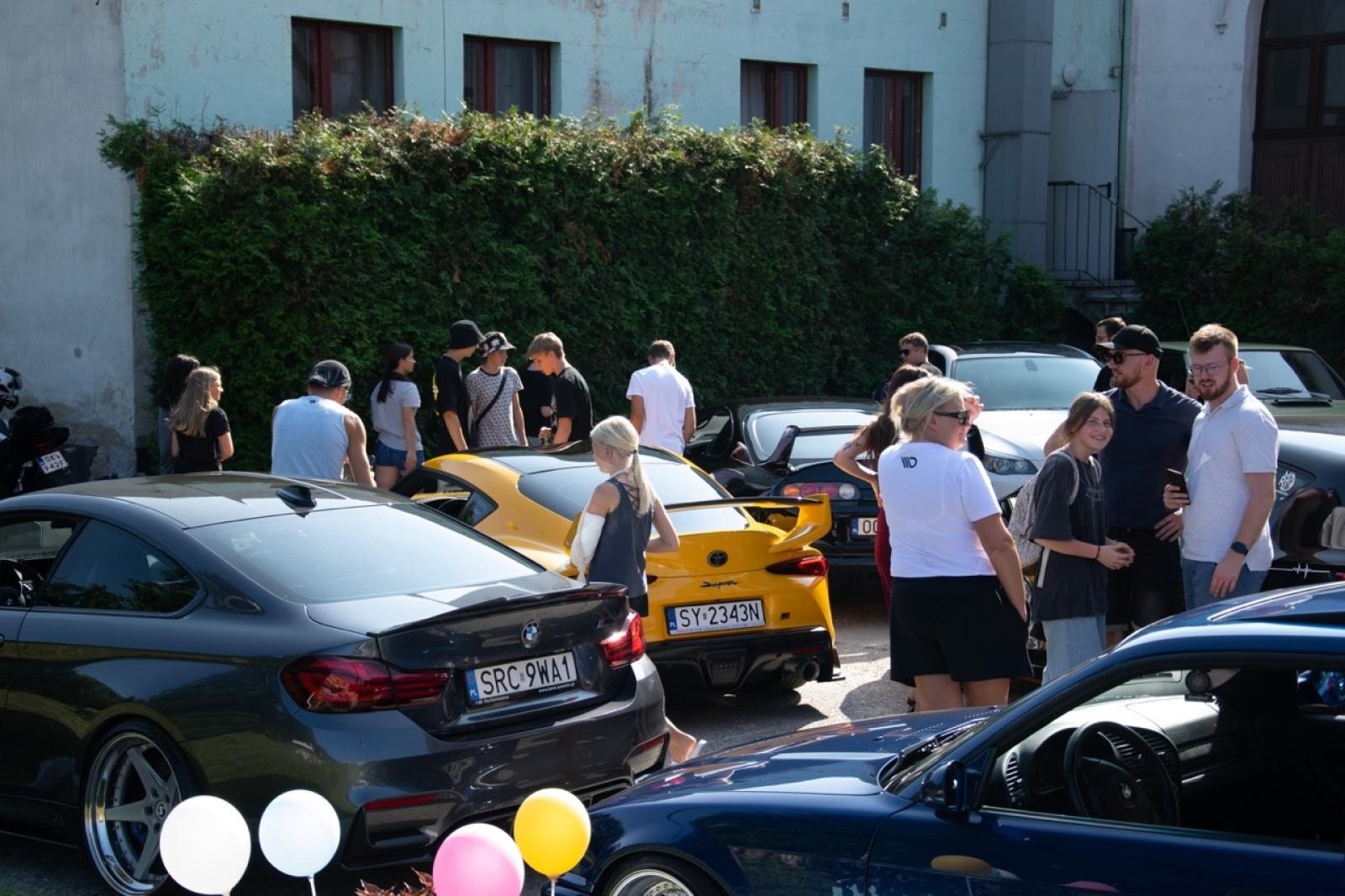 Zdjęcie w galerii na portalu naszraciborz.pl: II Zlot Motoryzacyjny dla Placówki Opiekuńczo-Wychowawczej w Kuźni Raciborskiej wiadomości z regionu