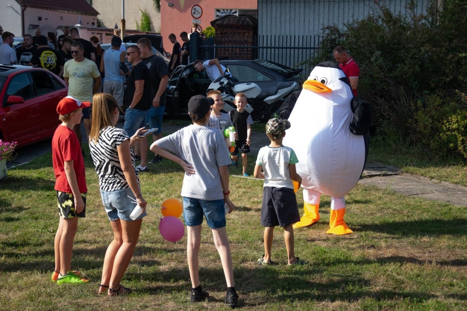 Zdjęcie w galerii na portalu naszraciborz.pl: II Zlot Motoryzacyjny dla Placówki Opiekuńczo-Wychowawczej w Kuźni Raciborskiej wiadomości z regionu