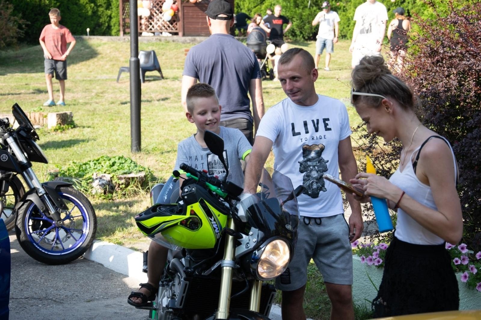 Zdjęcie w galerii na portalu naszraciborz.pl: II Zlot Motoryzacyjny dla Placówki Opiekuńczo-Wychowawczej w Kuźni Raciborskiej wiadomości z regionu