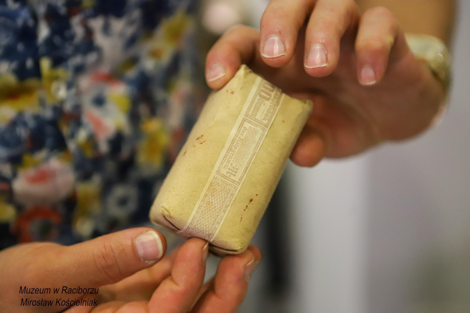 Zdjęcie w galerii na portalu naszraciborz.pl: Skarby Tomasza Pluty z Krzanowic. Zabiegają o nie filmowcy i muzea wiadomości z regionu