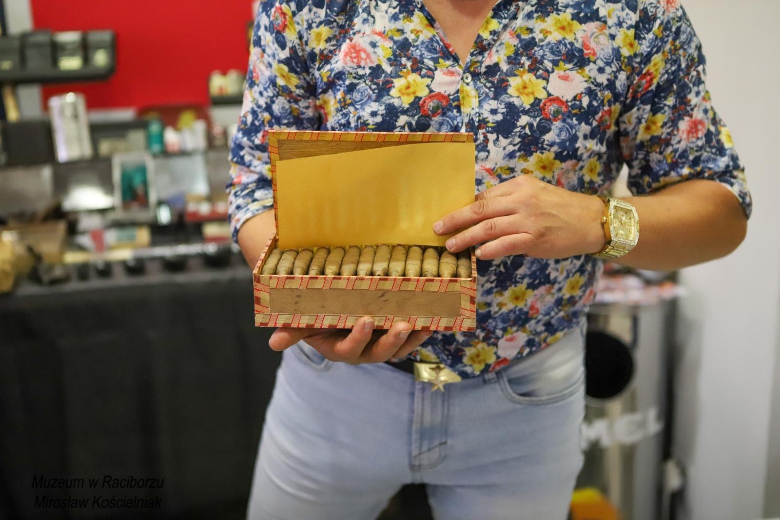 Zdjęcie w galerii na portalu naszraciborz.pl: Skarby Tomasza Pluty z Krzanowic. Zabiegają o nie filmowcy i muzea wiadomości z regionu