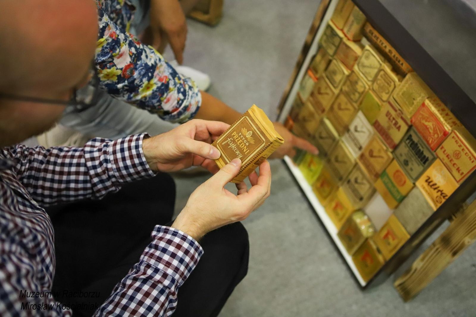 Zdjęcie w galerii na portalu naszraciborz.pl: Skarby Tomasza Pluty z Krzanowic. Zabiegają o nie filmowcy i muzea wiadomości z regionu