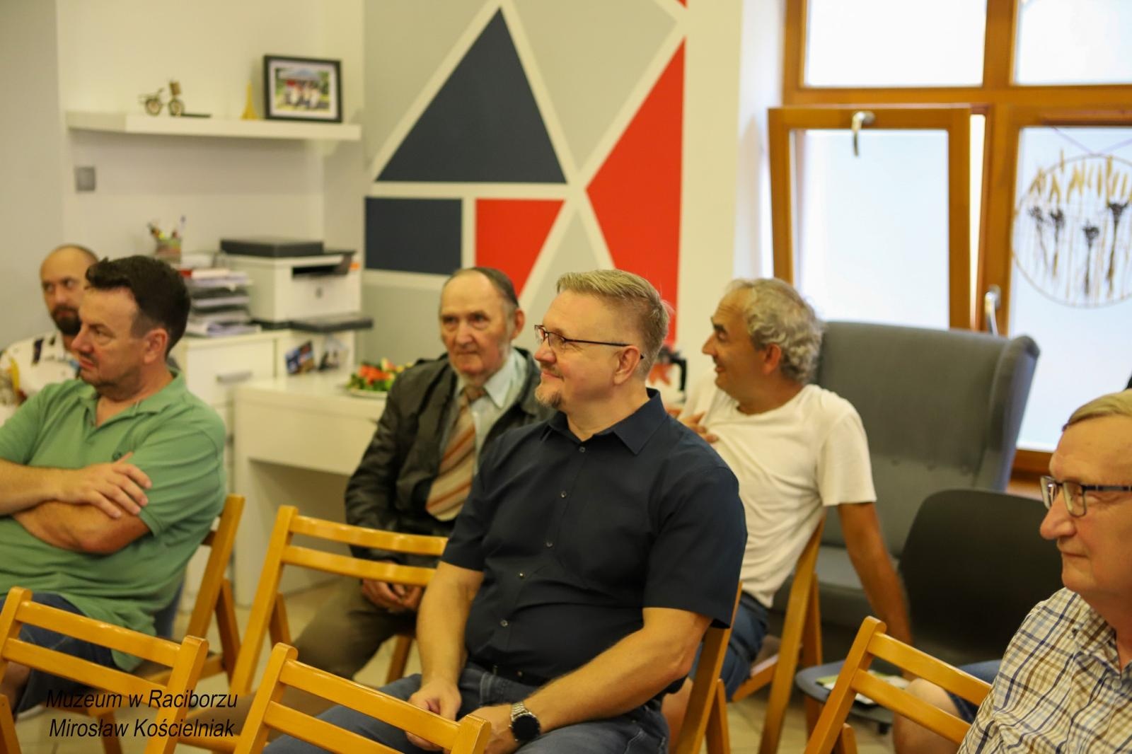 Zdjęcie w galerii na portalu naszraciborz.pl: Skarby Tomasza Pluty z Krzanowic. Zabiegają o nie filmowcy i muzea wiadomości z regionu