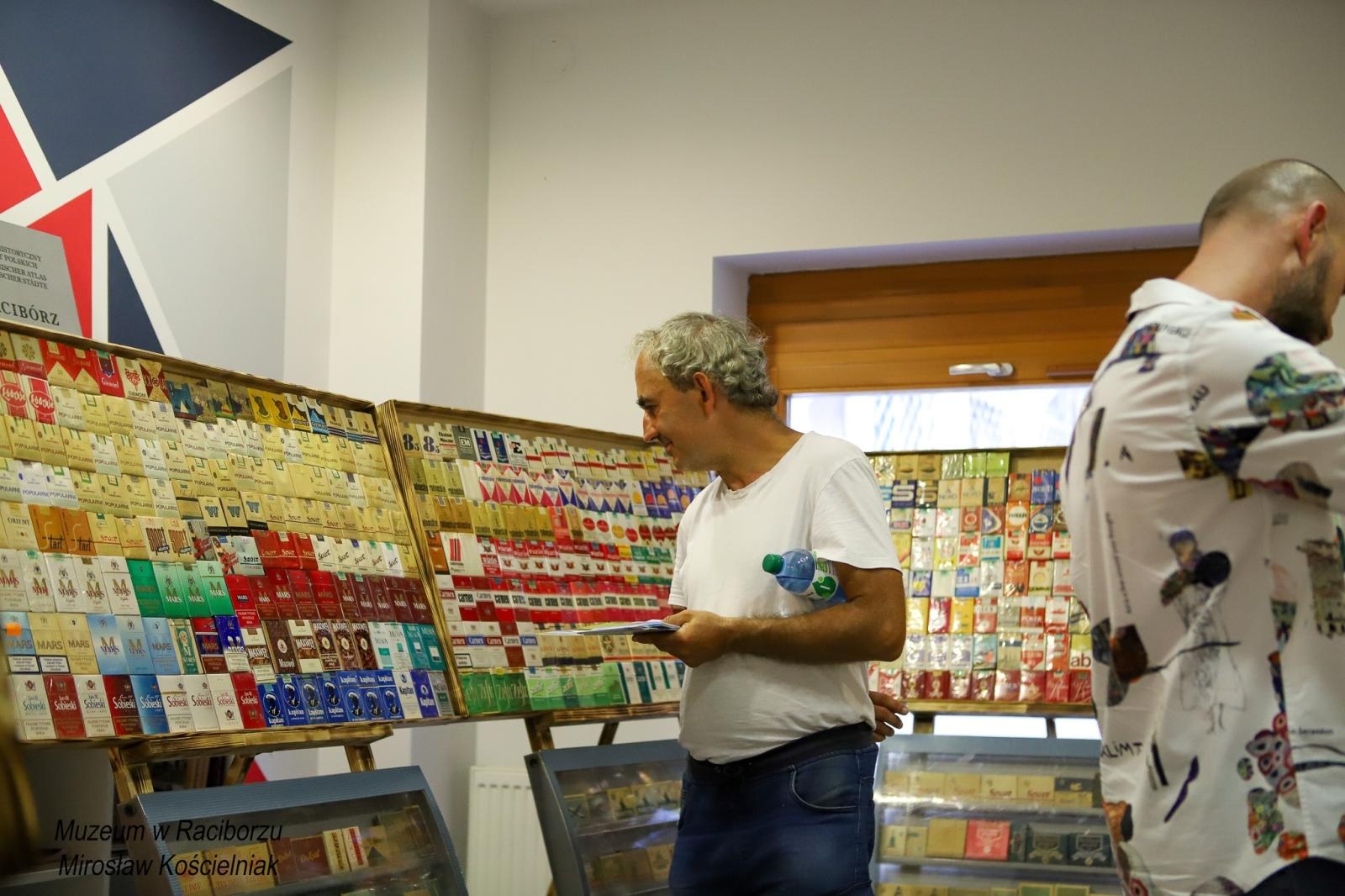 Zdjęcie w galerii na portalu naszraciborz.pl: Skarby Tomasza Pluty z Krzanowic. Zabiegają o nie filmowcy i muzea wiadomości z regionu