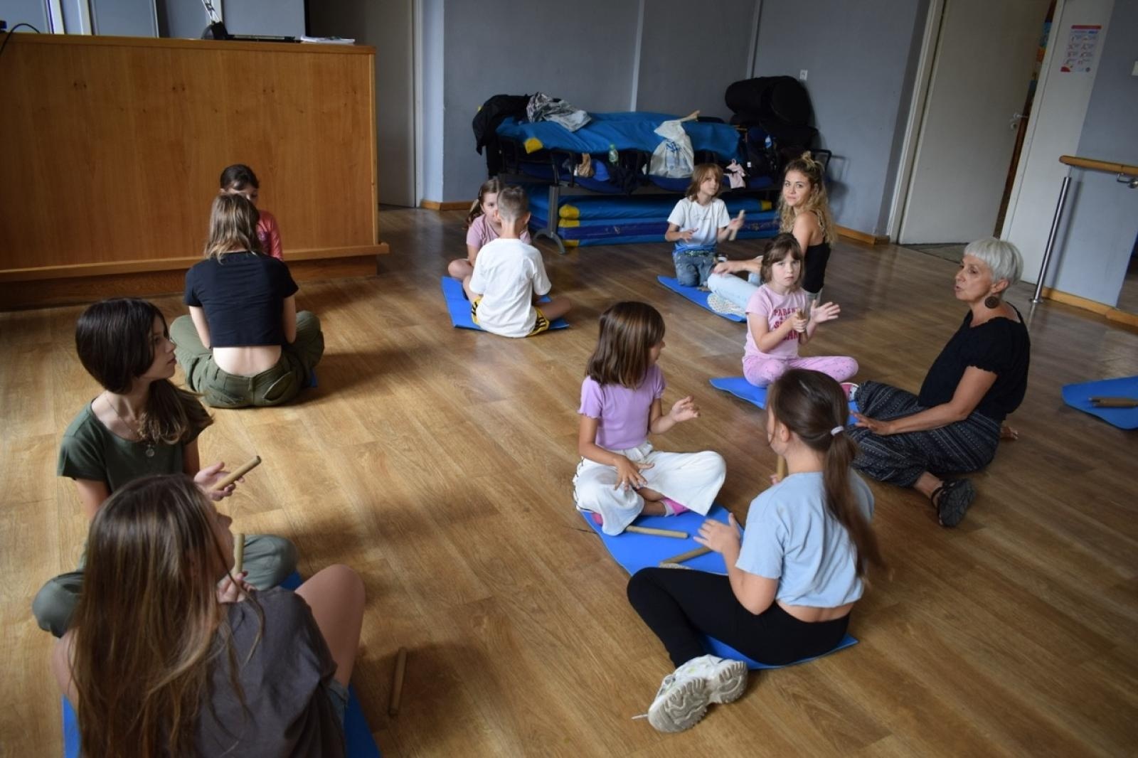 Zdjęcie w galerii na portalu naszraciborz.pl: Zakończenie trzydniowych warsztatów bębniarskich w ramach akcji Wakacje w Powiecie wiadomości z regionu