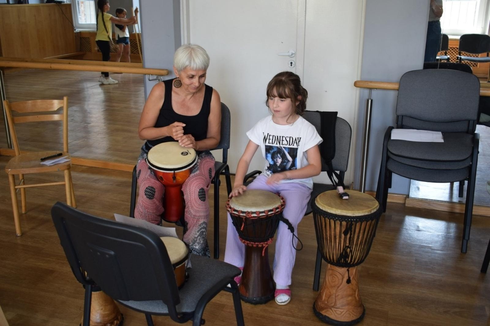 Zdjęcie w galerii na portalu naszraciborz.pl: Zakończenie trzydniowych warsztatów bębniarskich w ramach akcji Wakacje w Powiecie wiadomości z regionu