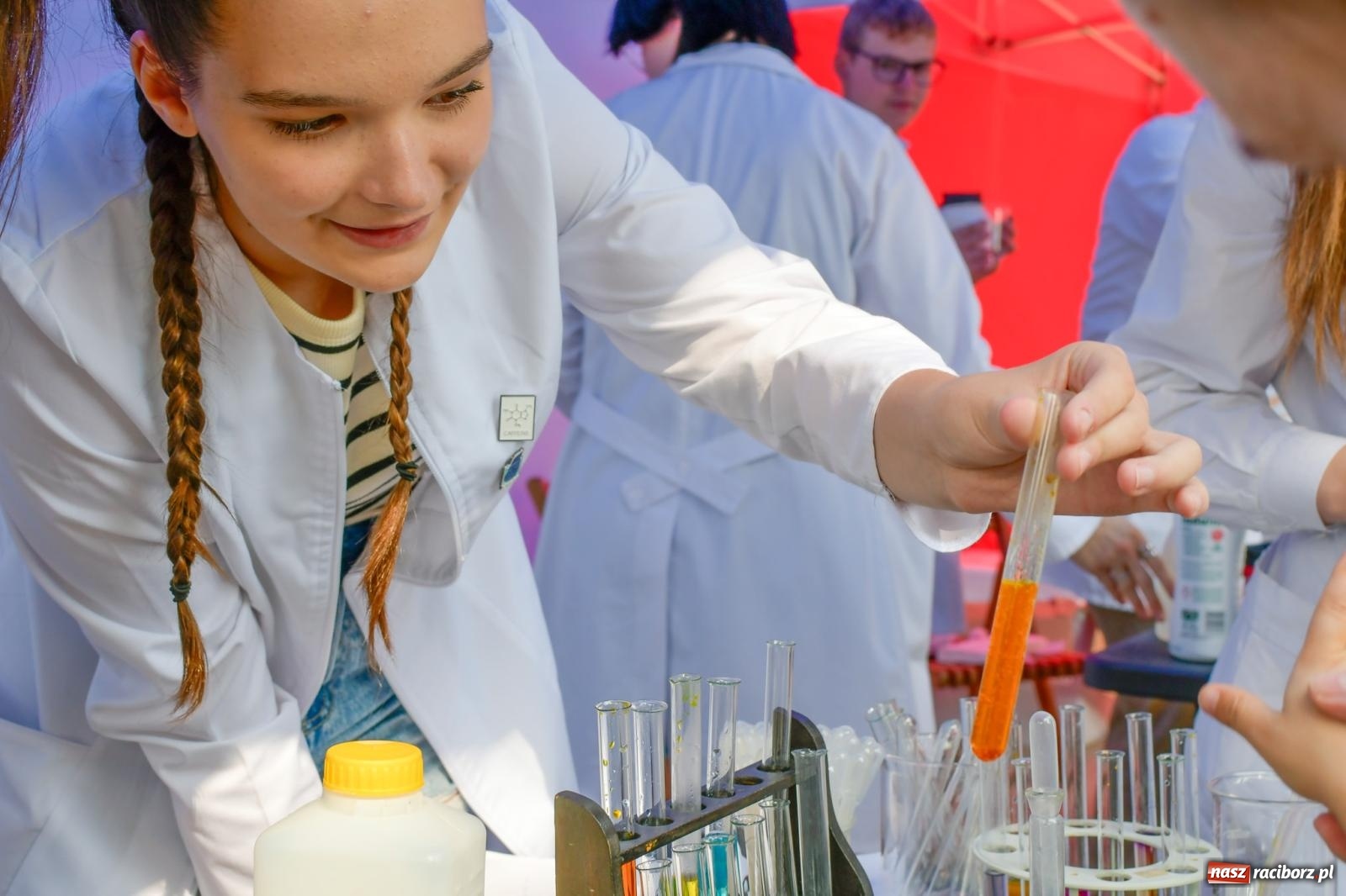 Zdjęcie w galerii na portalu naszraciborz.pl: Nauka zagościła nad Odrą. Trzecia Edycja Festiwalu Odkrywców w Raciborzu wiadomości z regionu