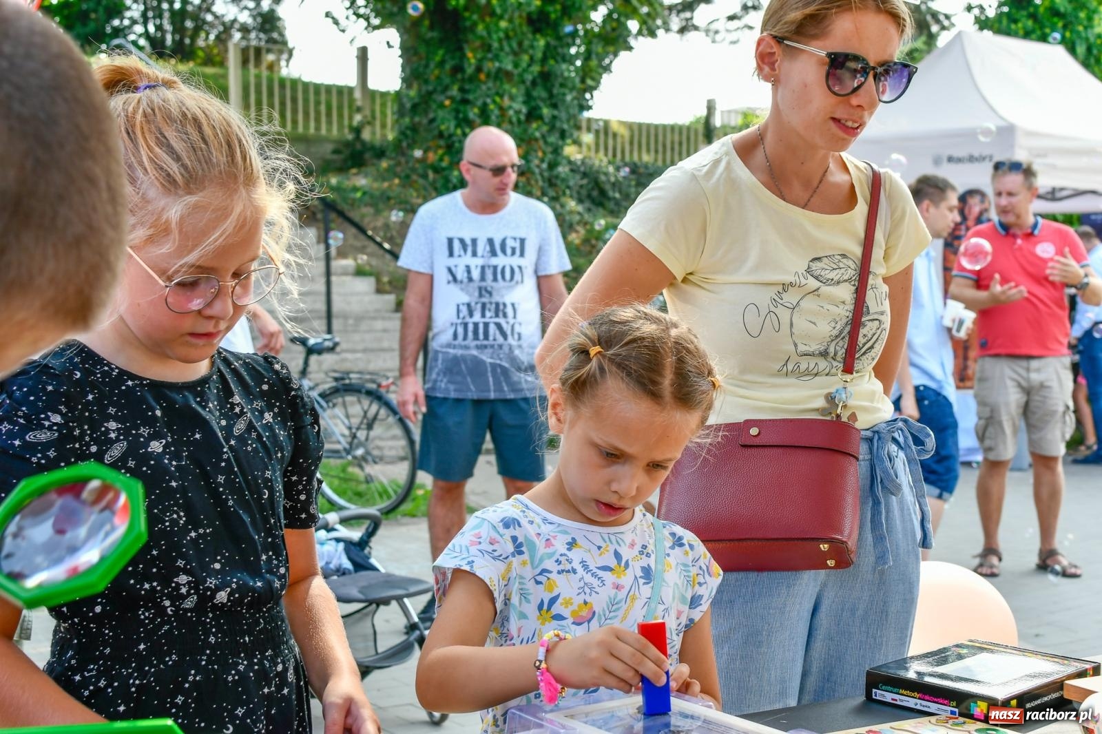 Zdjęcie w galerii na portalu naszraciborz.pl: Nauka zagościła nad Odrą. Trzecia Edycja Festiwalu Odkrywców w Raciborzu wiadomości z regionu