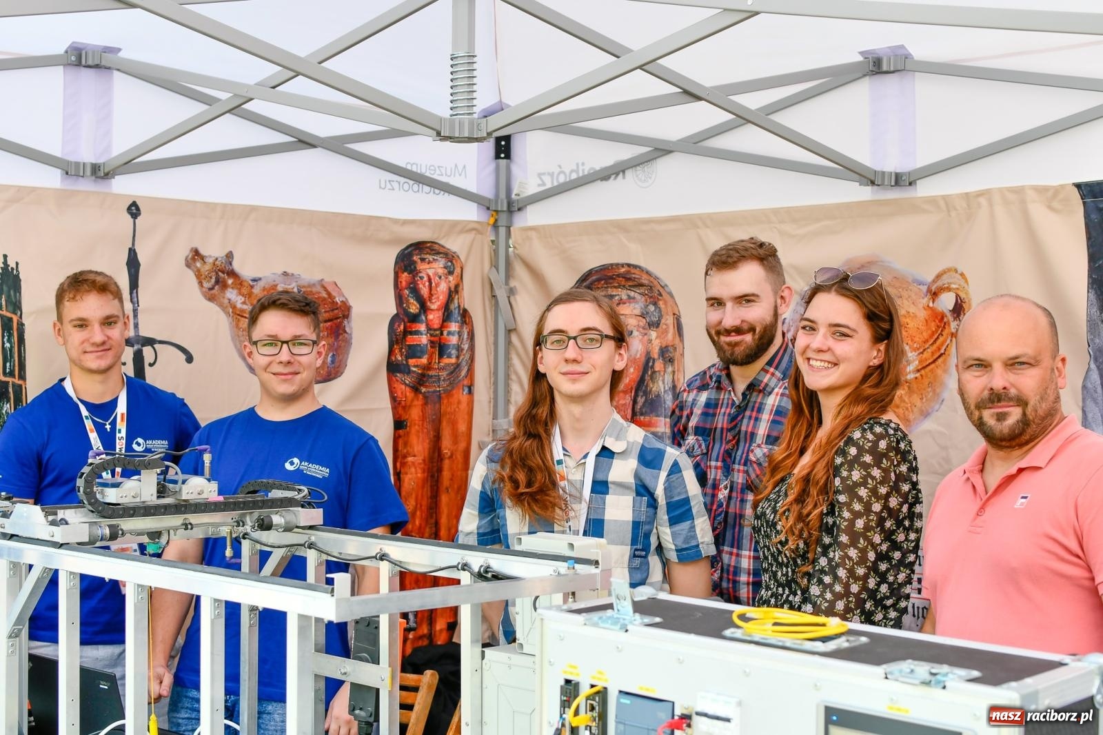 Zdjęcie w galerii na portalu naszraciborz.pl: Nauka zagościła nad Odrą. Trzecia Edycja Festiwalu Odkrywców w Raciborzu wiadomości z regionu