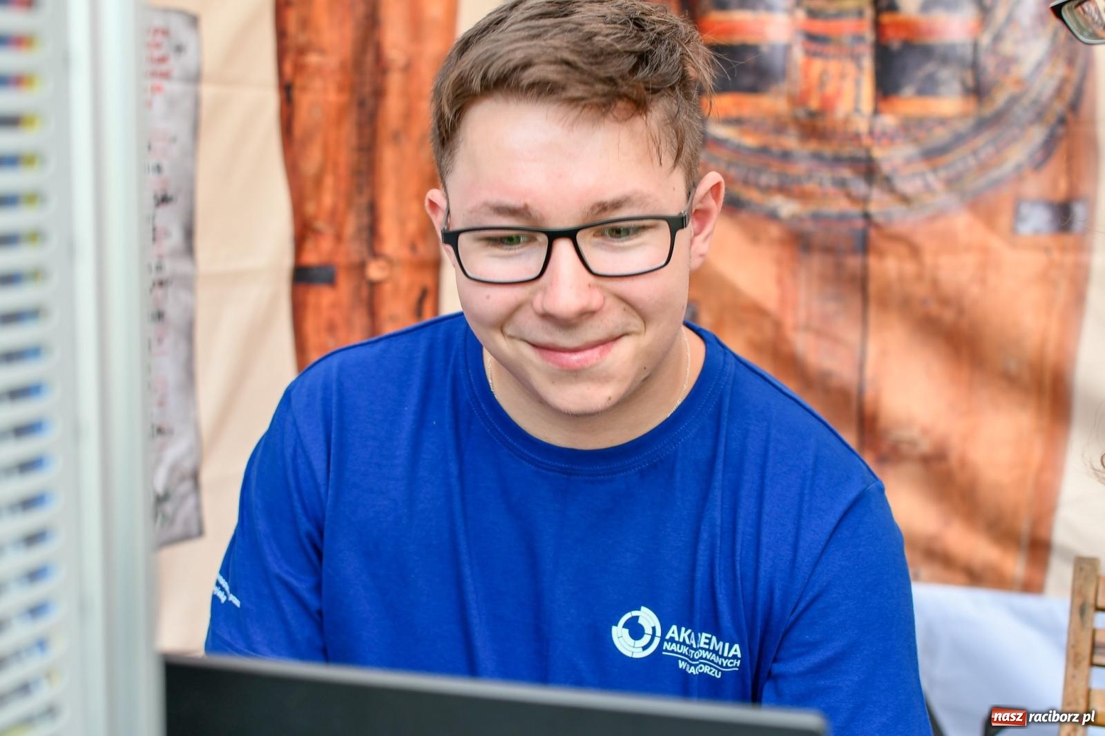 Zdjęcie w galerii na portalu naszraciborz.pl: Nauka zagościła nad Odrą. Trzecia Edycja Festiwalu Odkrywców w Raciborzu wiadomości z regionu