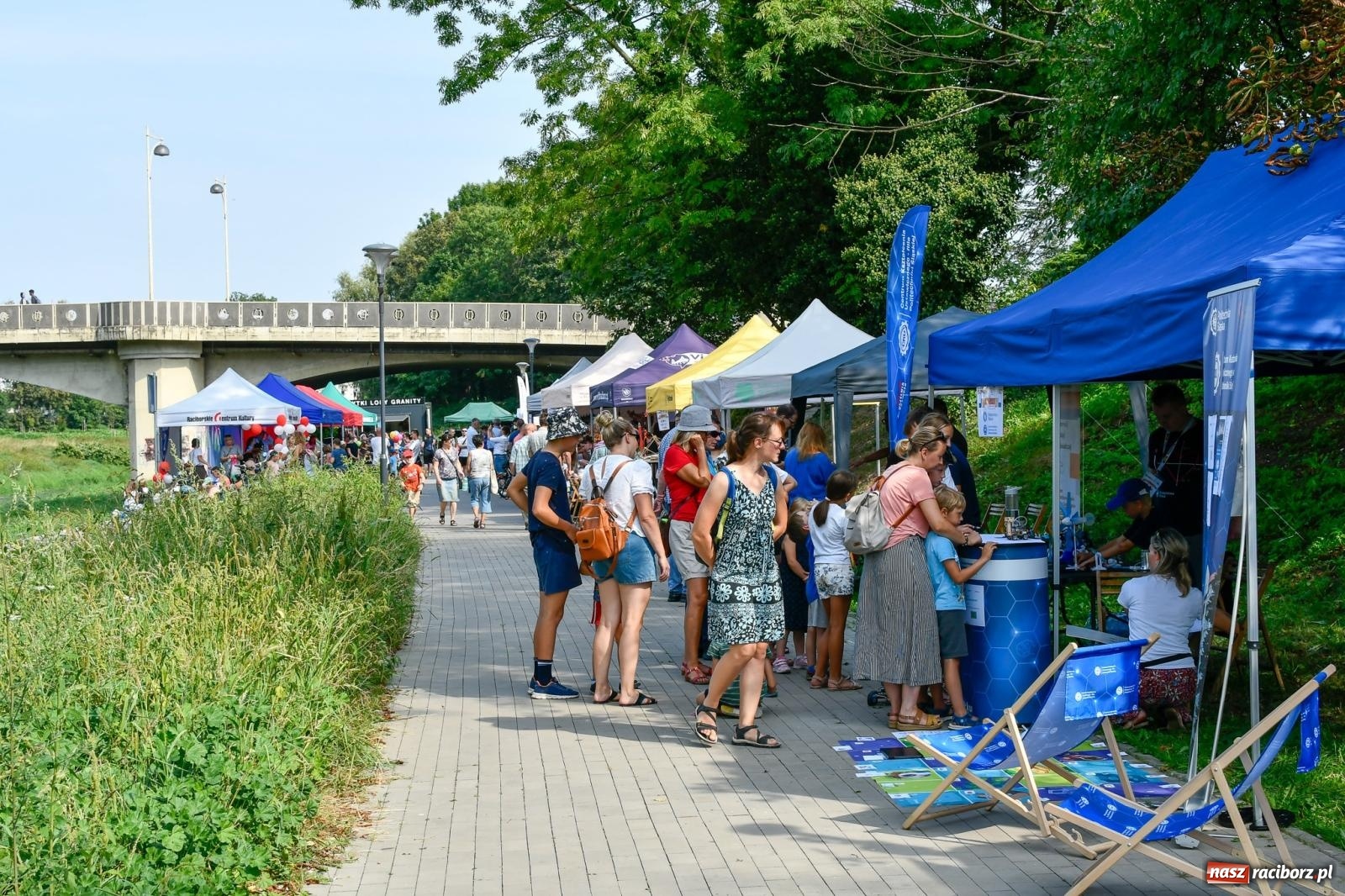 Zdjęcie w galerii na portalu naszraciborz.pl: Nauka zagościła nad Odrą. Trzecia Edycja Festiwalu Odkrywców w Raciborzu wiadomości z regionu