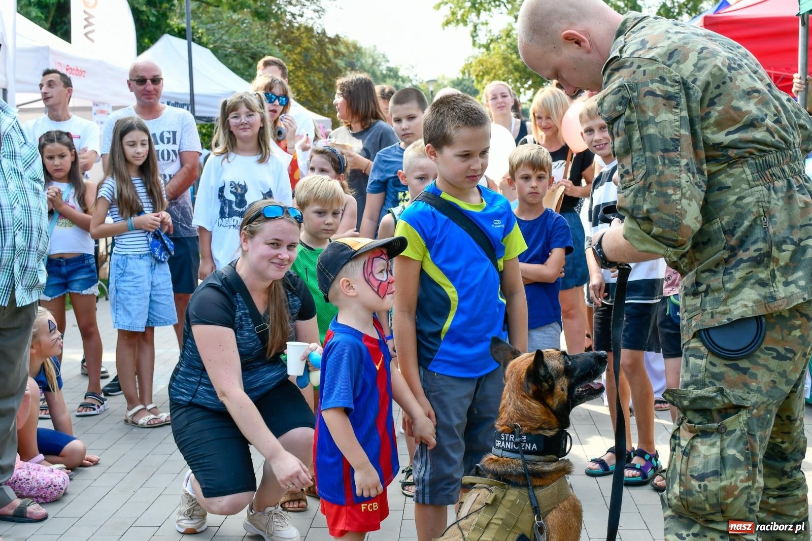 Zdjęcie w galerii na portalu naszraciborz.pl: Nauka zagościła nad Odrą. Trzecia Edycja Festiwalu Odkrywców w Raciborzu wiadomości z regionu