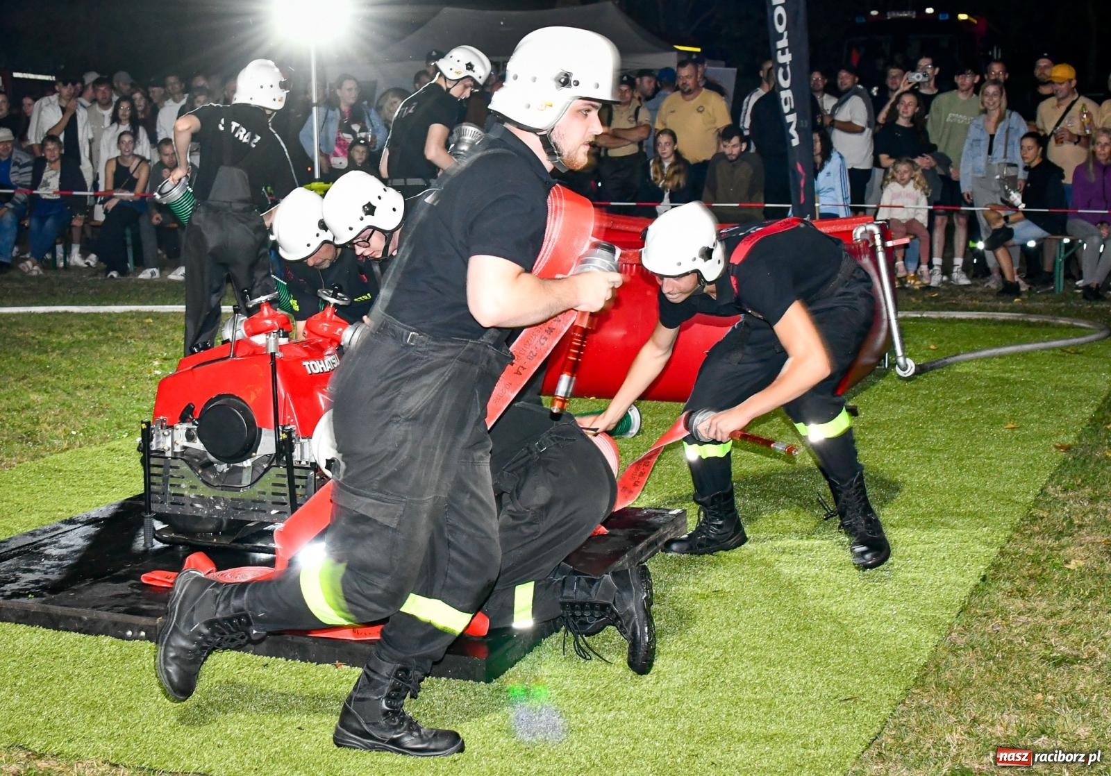 Zdjęcie w galerii na portalu naszraciborz.pl: Samborowice postawiły na strażacki Armagedon [FOTO i WIDEO] wiadomości z regionu