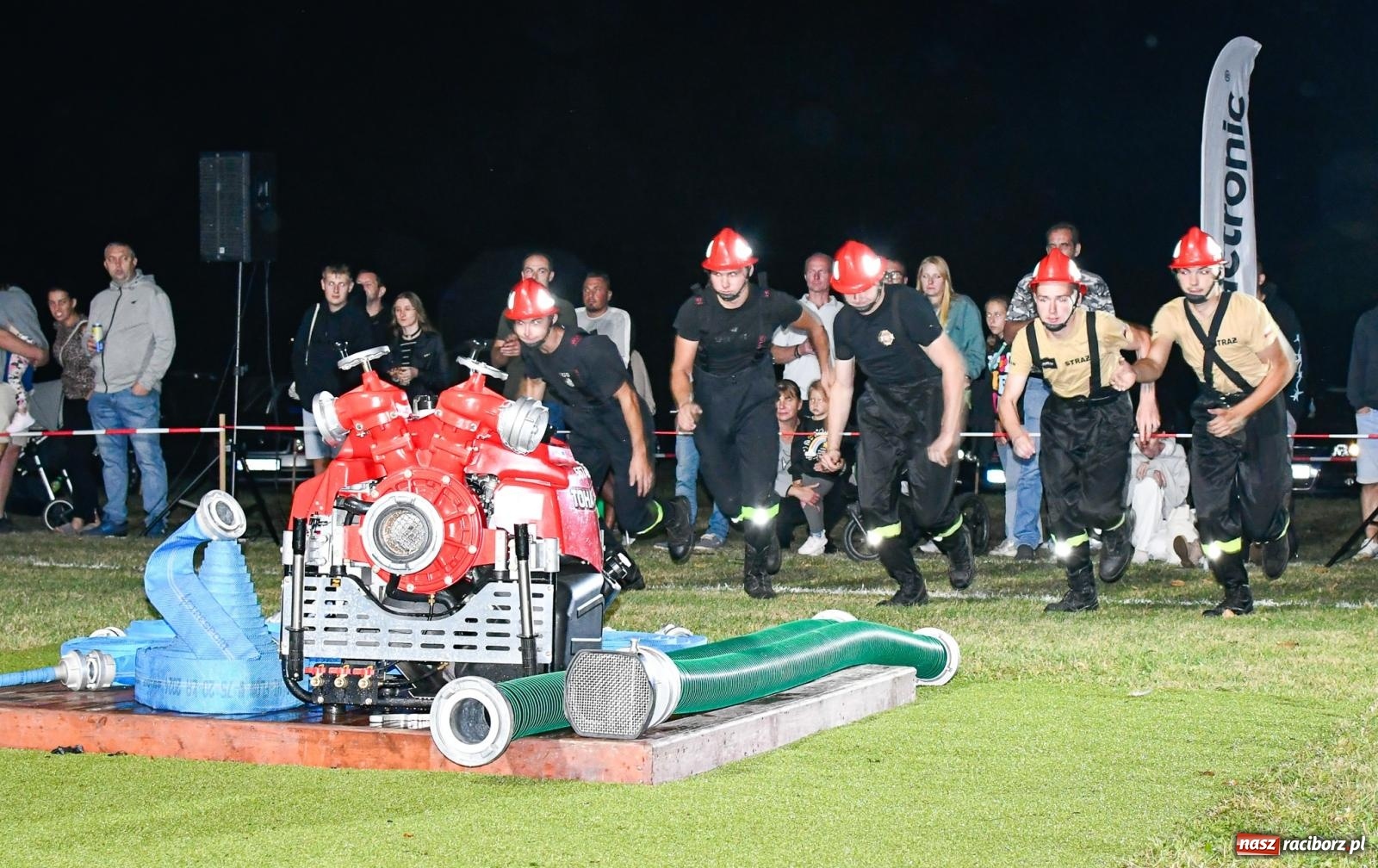 Zdjęcie w galerii na portalu naszraciborz.pl: Samborowice postawiły na strażacki Armagedon [FOTO i WIDEO] wiadomości z regionu