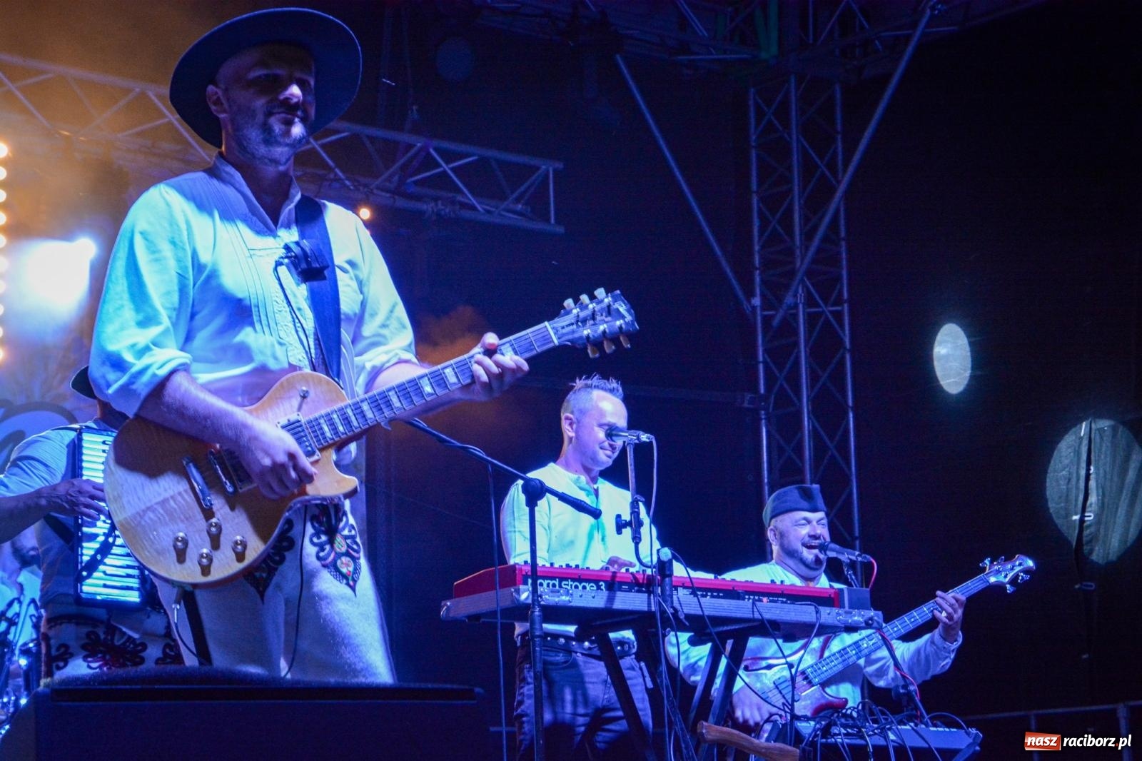 Zdjęcie w galerii na portalu naszraciborz.pl: Dożynki gminy Krzyżanowice: Góralska kapela Baciary na starcie świętowania w Bolesławiu [FOTO i WIDEO] wiadomości z regionu