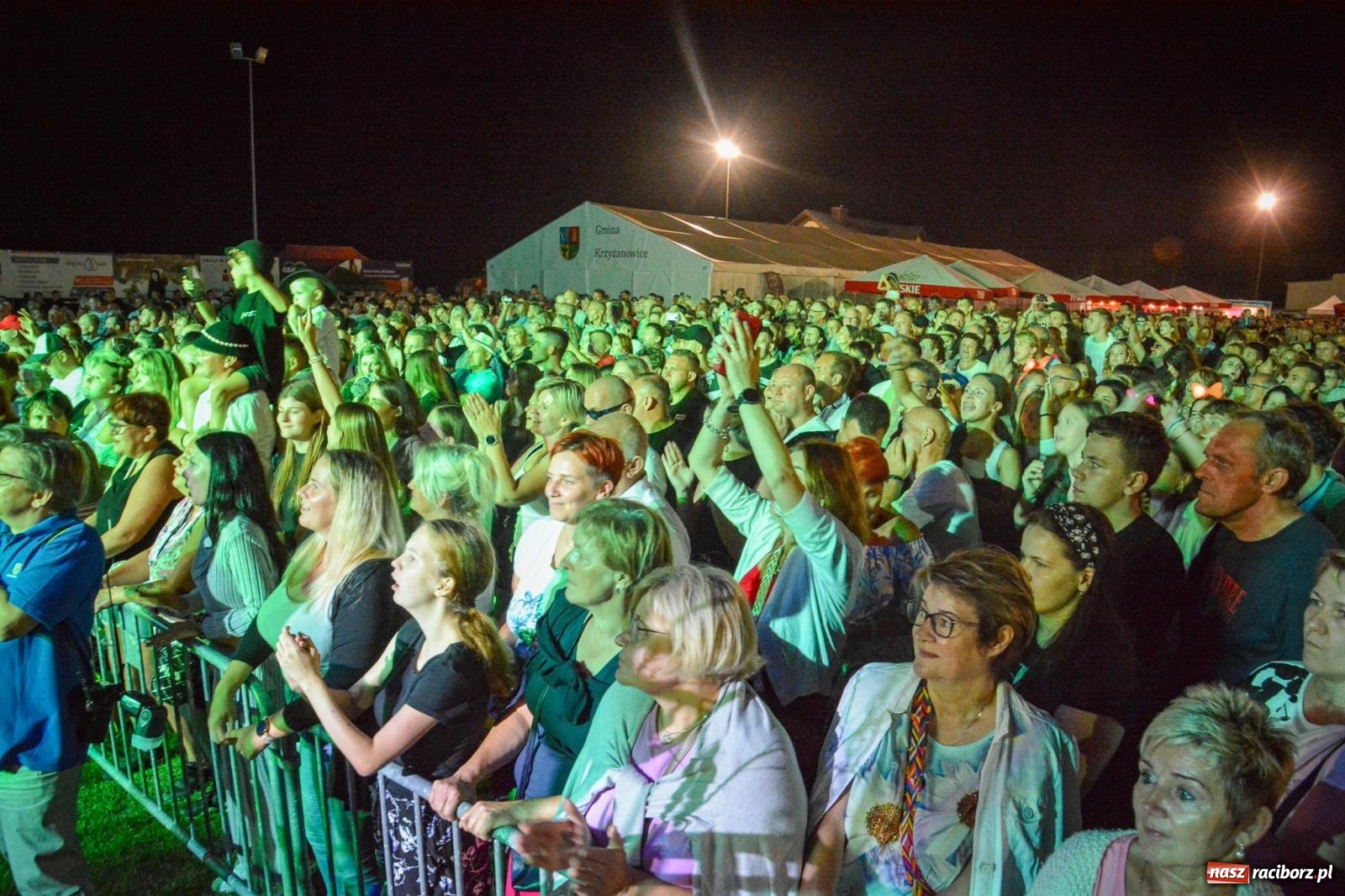 Zdjęcie w galerii na portalu naszraciborz.pl: Dożynki gminy Krzyżanowice: Góralska kapela Baciary na starcie świętowania w Bolesławiu [FOTO i WIDEO] wiadomości z regionu