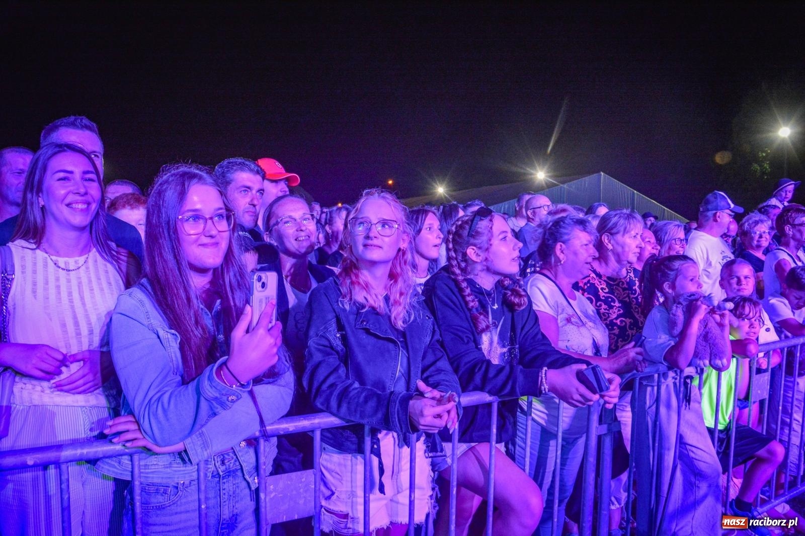 Zdjęcie w galerii na portalu naszraciborz.pl: Dożynki gminy Krzyżanowice: Góralska kapela Baciary na starcie świętowania w Bolesławiu [FOTO i WIDEO] wiadomości z regionu