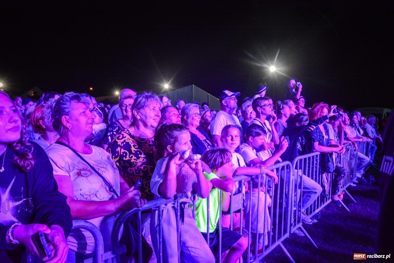 Zdjęcie w galerii na portalu naszraciborz.pl: Dożynki gminy Krzyżanowice: Góralska kapela Baciary na starcie świętowania w Bolesławiu [FOTO i WIDEO] wiadomości z regionu