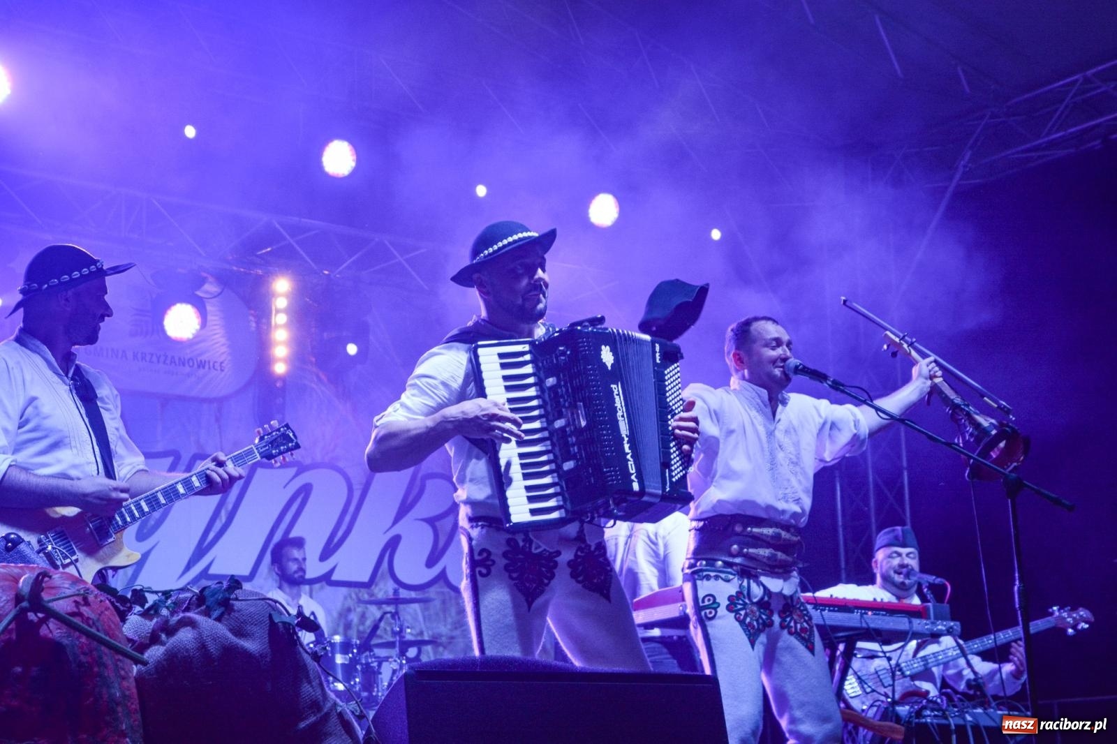 Zdjęcie w galerii na portalu naszraciborz.pl: Dożynki gminy Krzyżanowice: Góralska kapela Baciary na starcie świętowania w Bolesławiu [FOTO i WIDEO] wiadomości z regionu