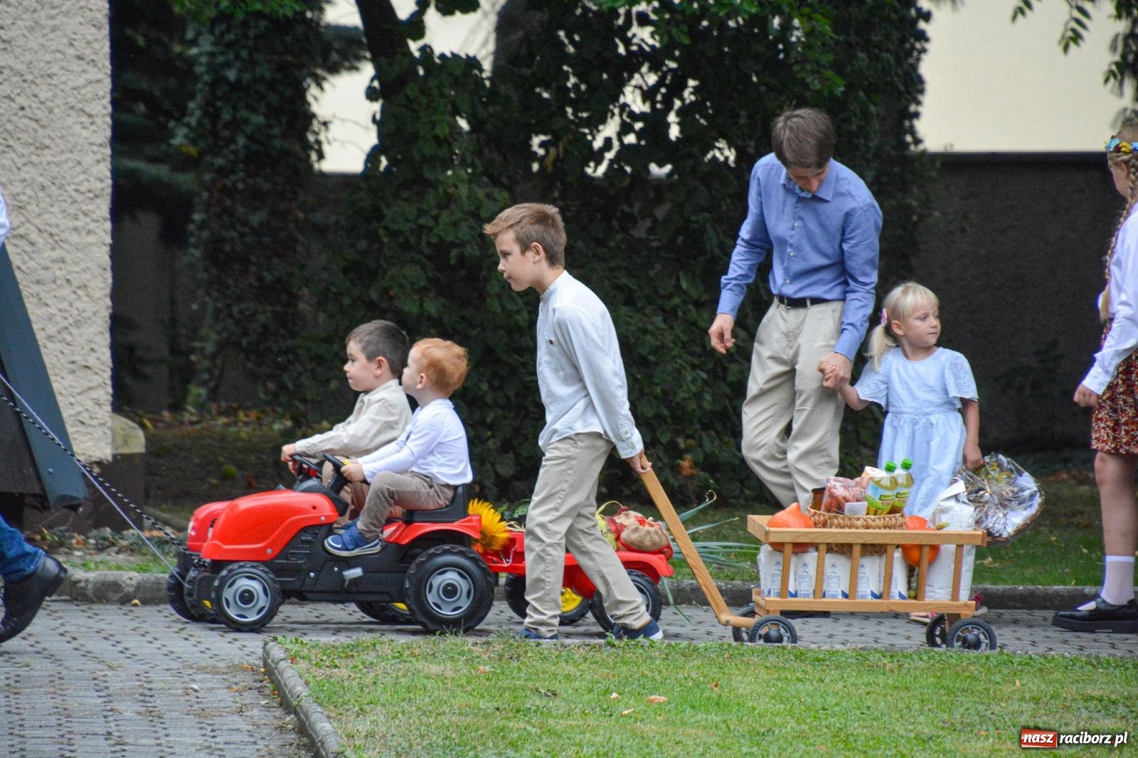 Zdjęcie w galerii na portalu naszraciborz.pl: Dożynki w parafii pw. św. Paschalisa w Raciborzu Płoni [FOTO i WIDEO] wiadomości z regionu