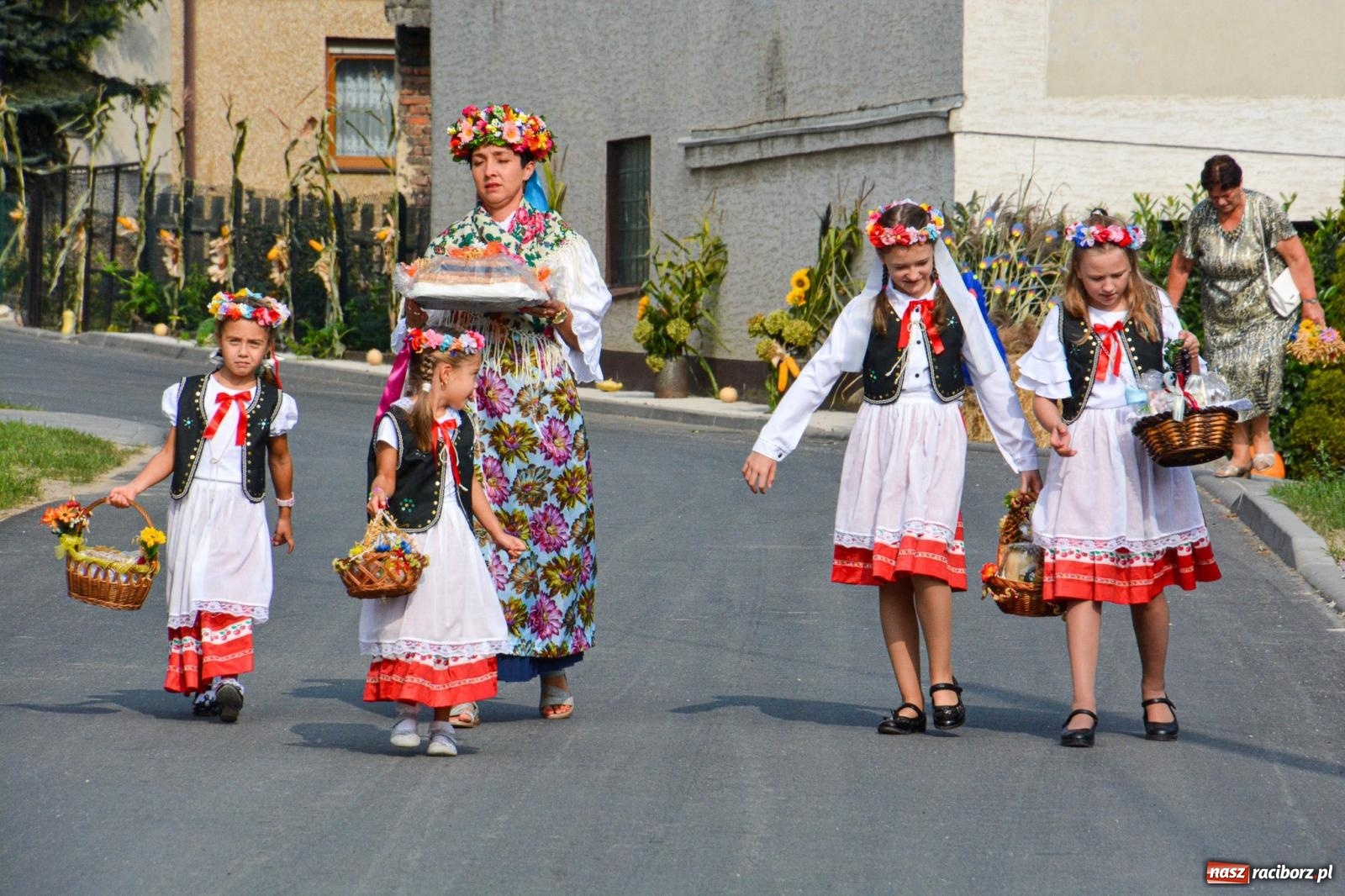 Zdjęcie w galerii na portalu naszraciborz.pl: Dożynki w parafii Łubowice. Gospodarzem Ligota Książęca wiadomości z regionu
