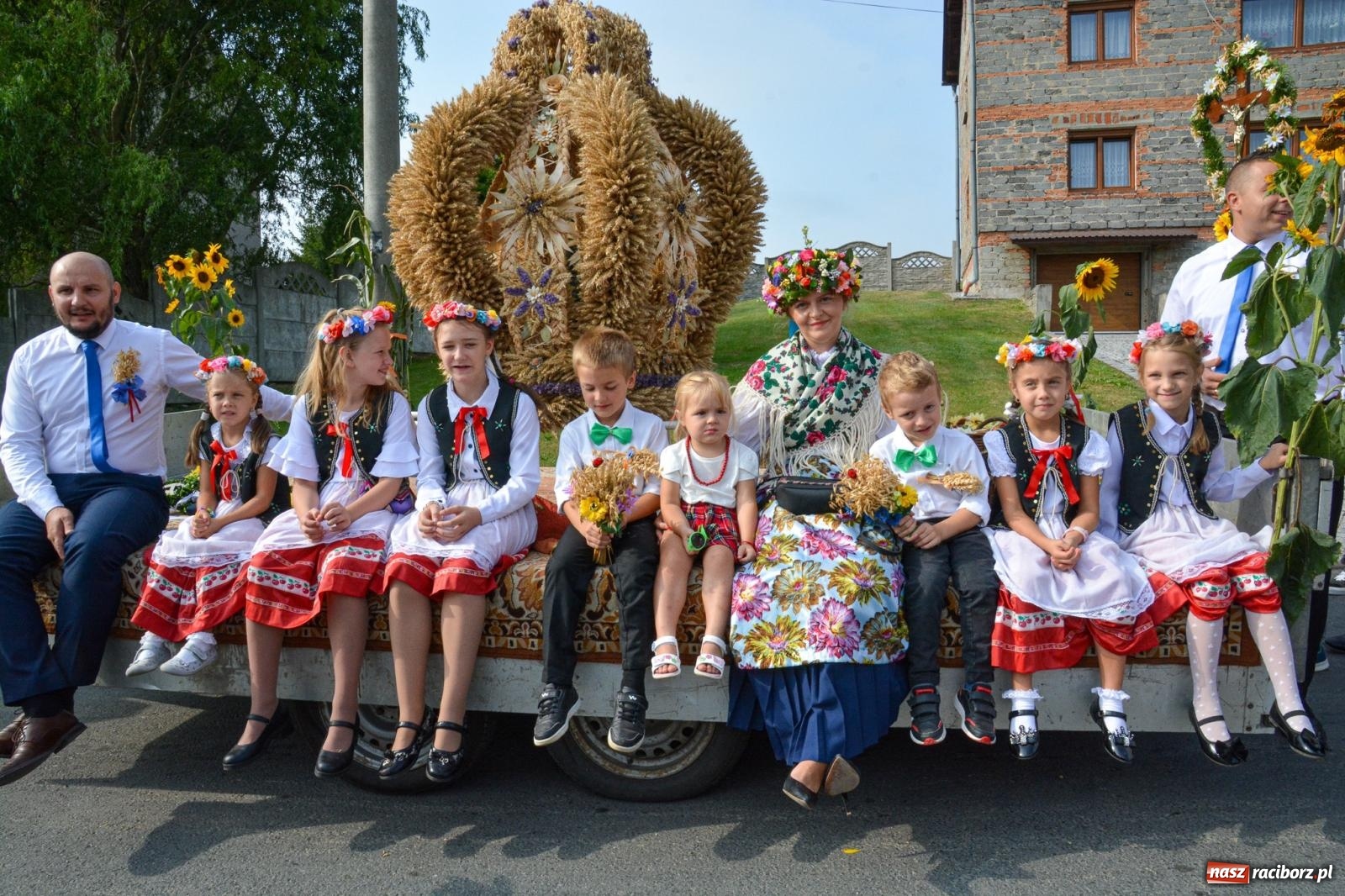 Zdjęcie w galerii na portalu naszraciborz.pl: Dożynki w parafii Łubowice. Gospodarzem Ligota Książęca wiadomości z regionu