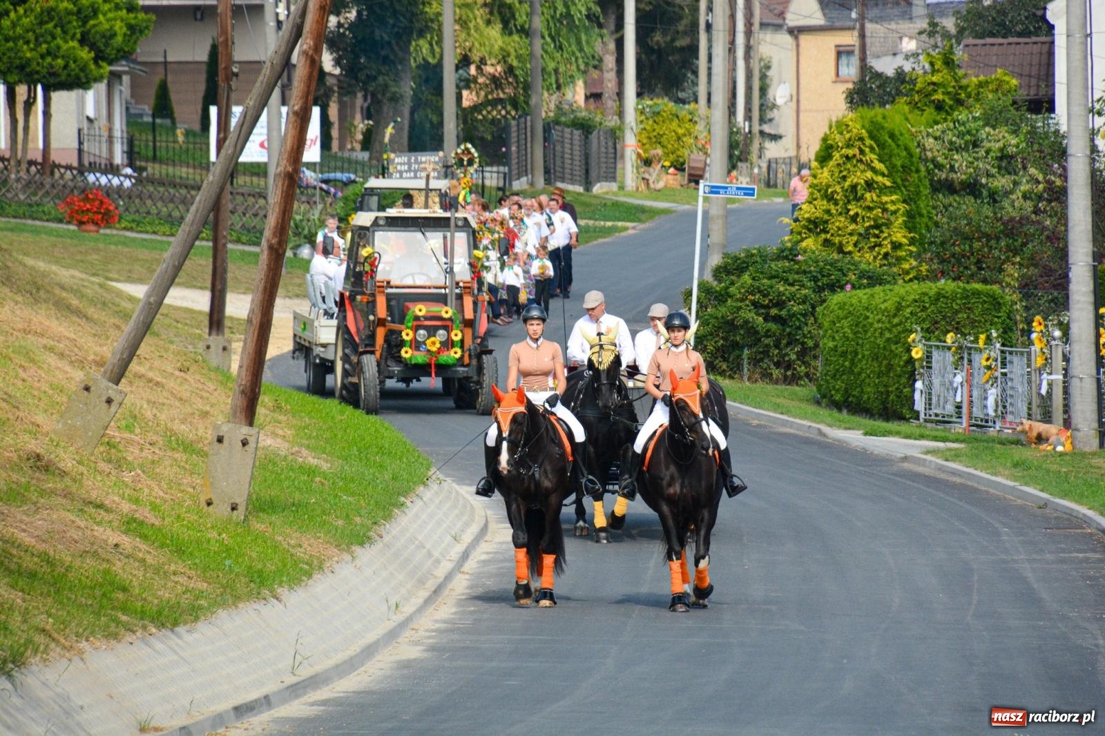 Zdjęcie w galerii na portalu naszraciborz.pl: Dożynki w parafii Łubowice. Gospodarzem Ligota Książęca wiadomości z regionu