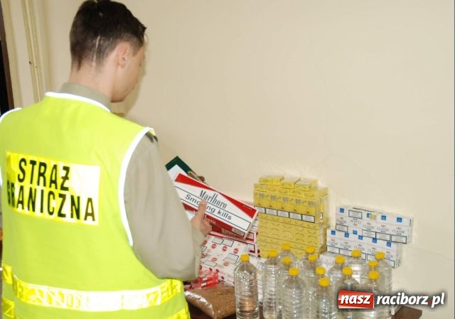 Zdjęcie w galerii na portalu naszraciborz.pl: ŚOSG: Przemycali papierosy i alkohol wiadomości z regionu