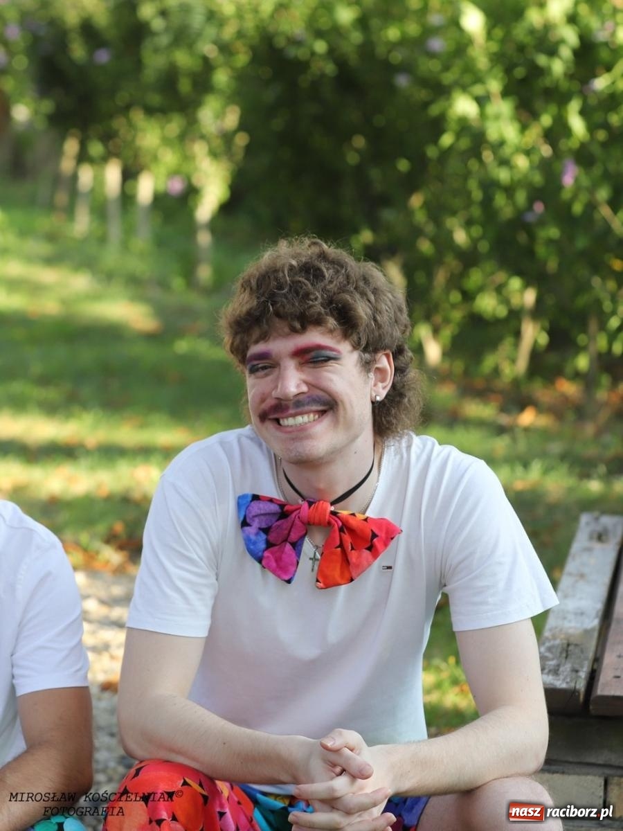 Zdjęcie w galerii na portalu naszraciborz.pl: Kolorowa podróż do świata Pani Kleksowej – relacja z przedstawienia w Ogrodzie Strzechy wiadomości z regionu