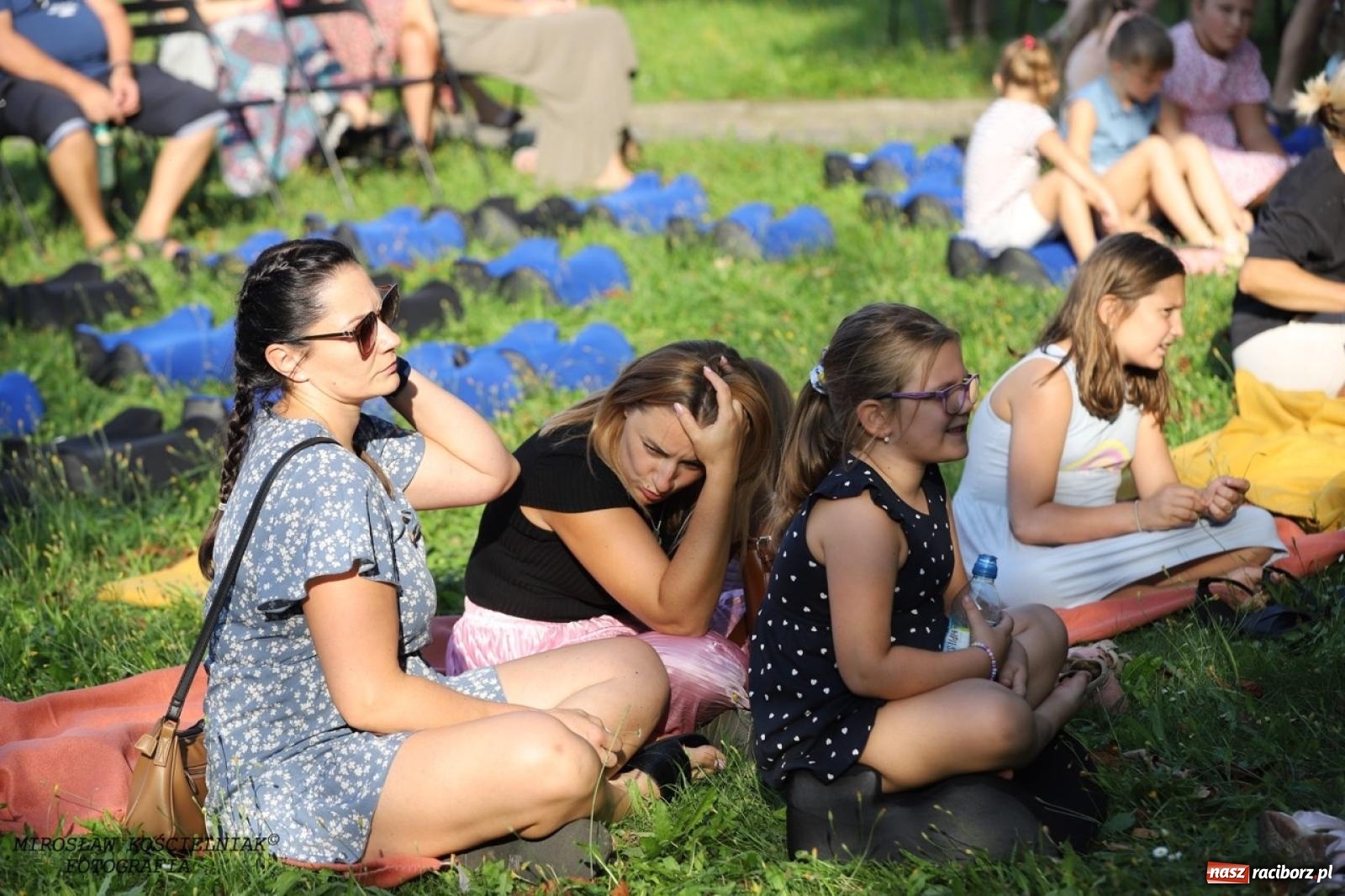 Zdjęcie w galerii na portalu naszraciborz.pl: Kolorowa podróż do świata Pani Kleksowej – relacja z przedstawienia w Ogrodzie Strzechy wiadomości z regionu