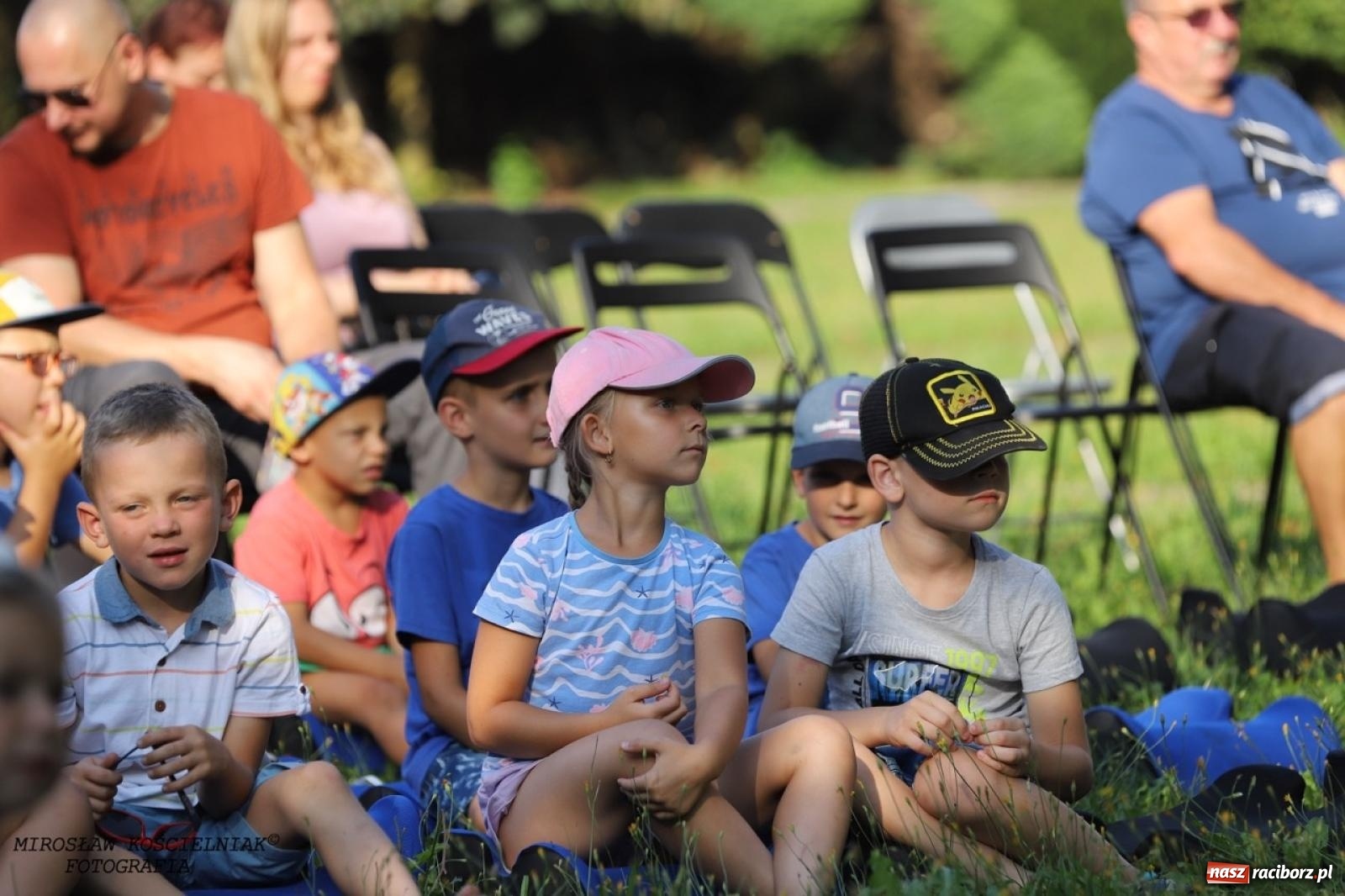Zdjęcie w galerii na portalu naszraciborz.pl: Kolorowa podróż do świata Pani Kleksowej – relacja z przedstawienia w Ogrodzie Strzechy wiadomości z regionu
