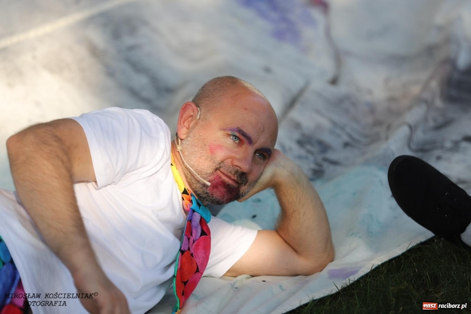 Zdjęcie w galerii na portalu naszraciborz.pl: Kolorowa podróż do świata Pani Kleksowej – relacja z przedstawienia w Ogrodzie Strzechy wiadomości z regionu