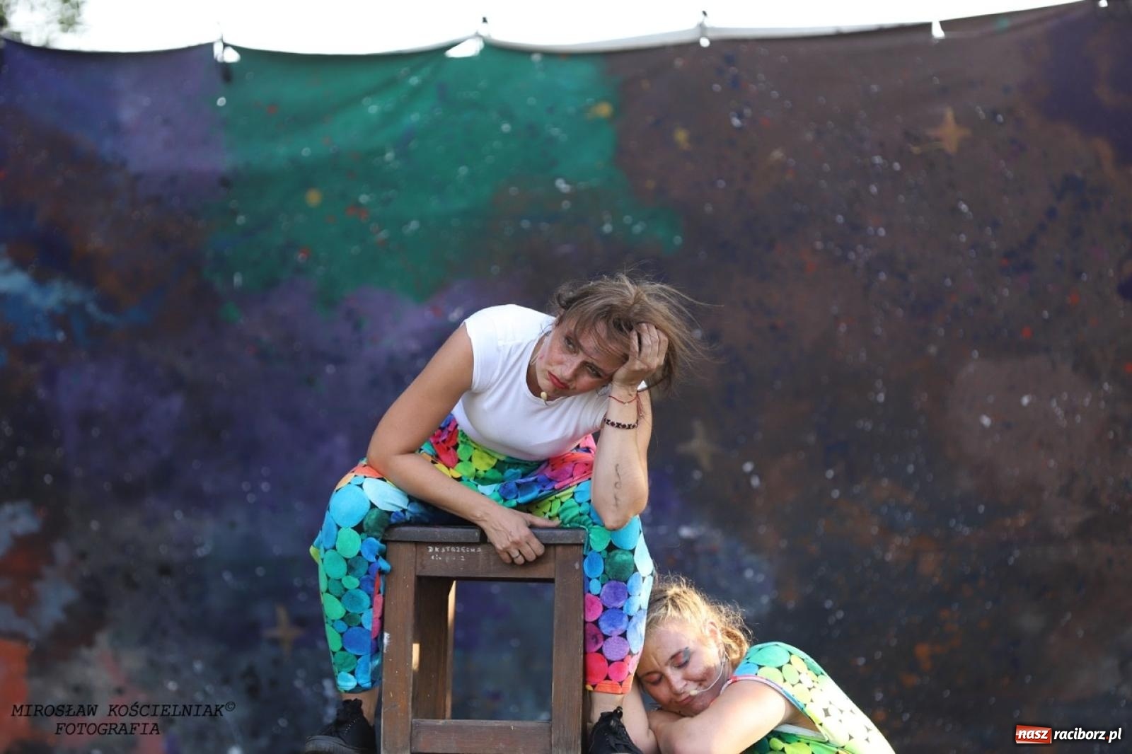 Zdjęcie w galerii na portalu naszraciborz.pl: Kolorowa podróż do świata Pani Kleksowej – relacja z przedstawienia w Ogrodzie Strzechy wiadomości z regionu