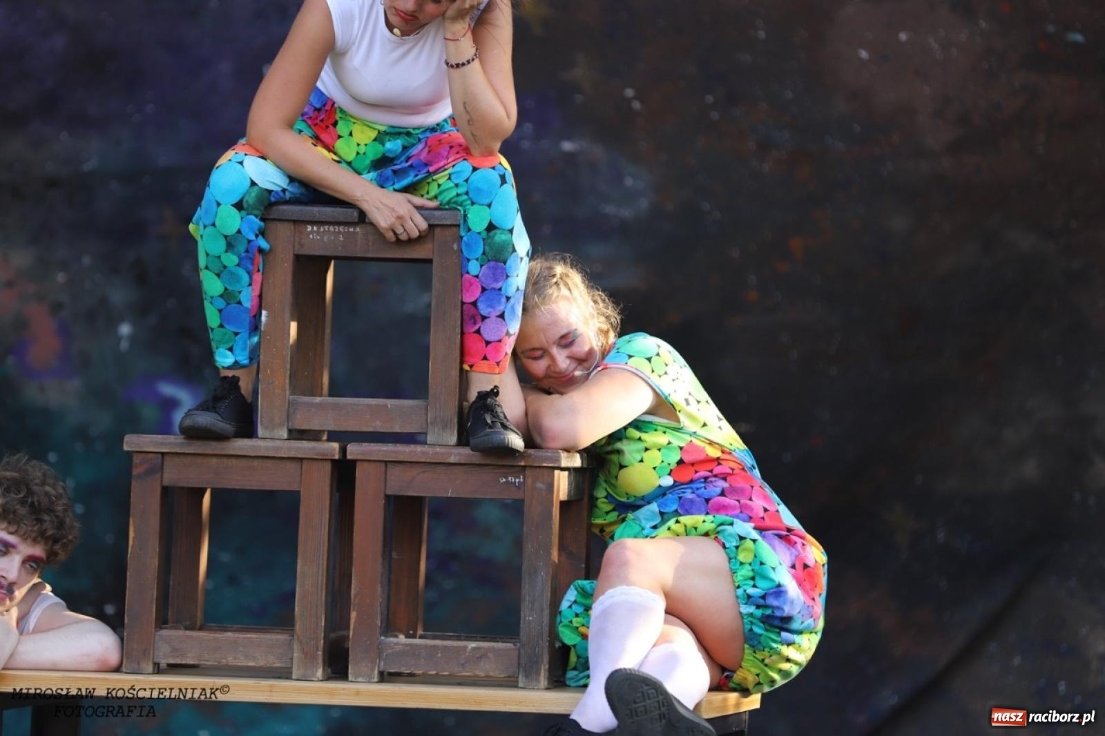 Zdjęcie w galerii na portalu naszraciborz.pl: Kolorowa podróż do świata Pani Kleksowej – relacja z przedstawienia w Ogrodzie Strzechy wiadomości z regionu