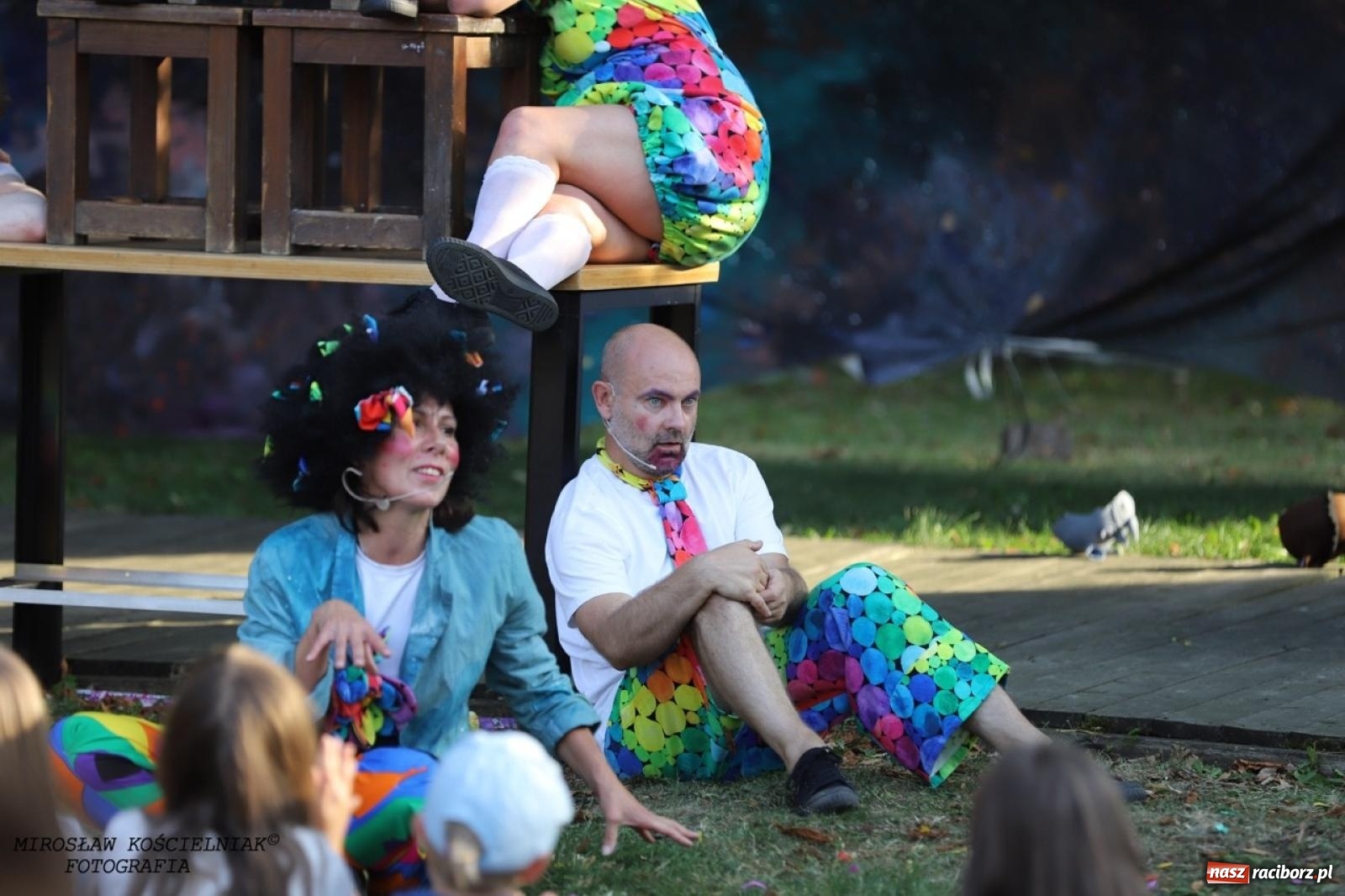 Zdjęcie w galerii na portalu naszraciborz.pl: Kolorowa podróż do świata Pani Kleksowej – relacja z przedstawienia w Ogrodzie Strzechy wiadomości z regionu
