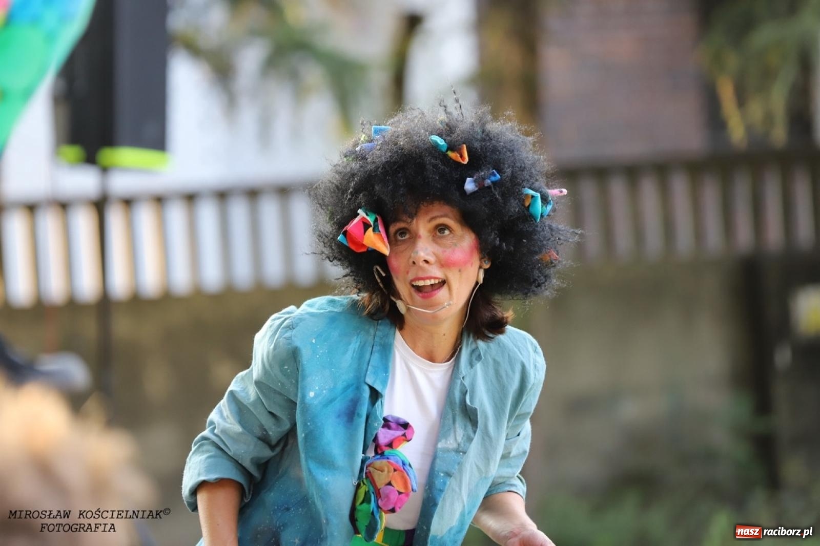 Zdjęcie w galerii na portalu naszraciborz.pl: Kolorowa podróż do świata Pani Kleksowej – relacja z przedstawienia w Ogrodzie Strzechy wiadomości z regionu