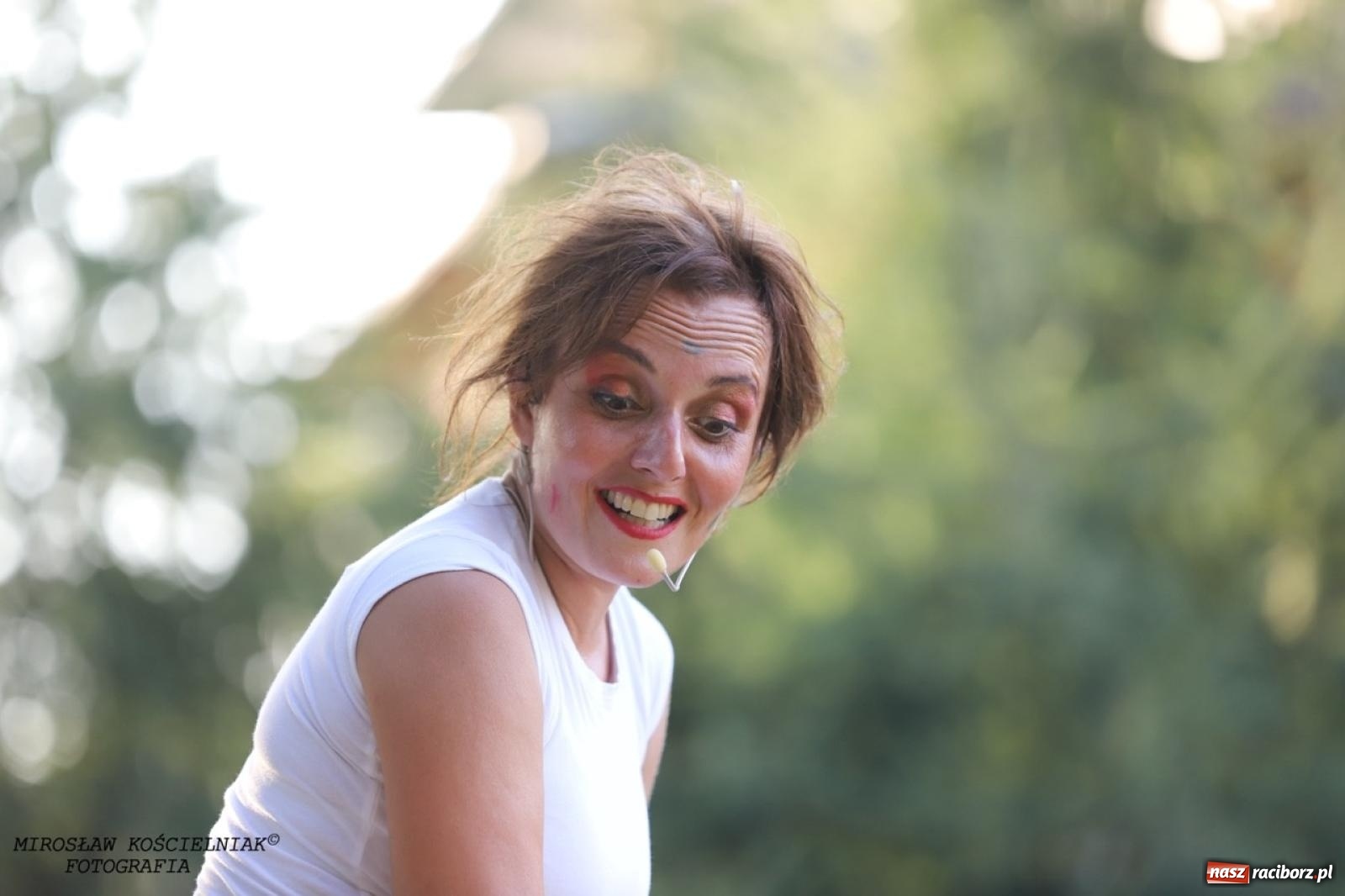 Zdjęcie w galerii na portalu naszraciborz.pl: Kolorowa podróż do świata Pani Kleksowej – relacja z przedstawienia w Ogrodzie Strzechy wiadomości z regionu