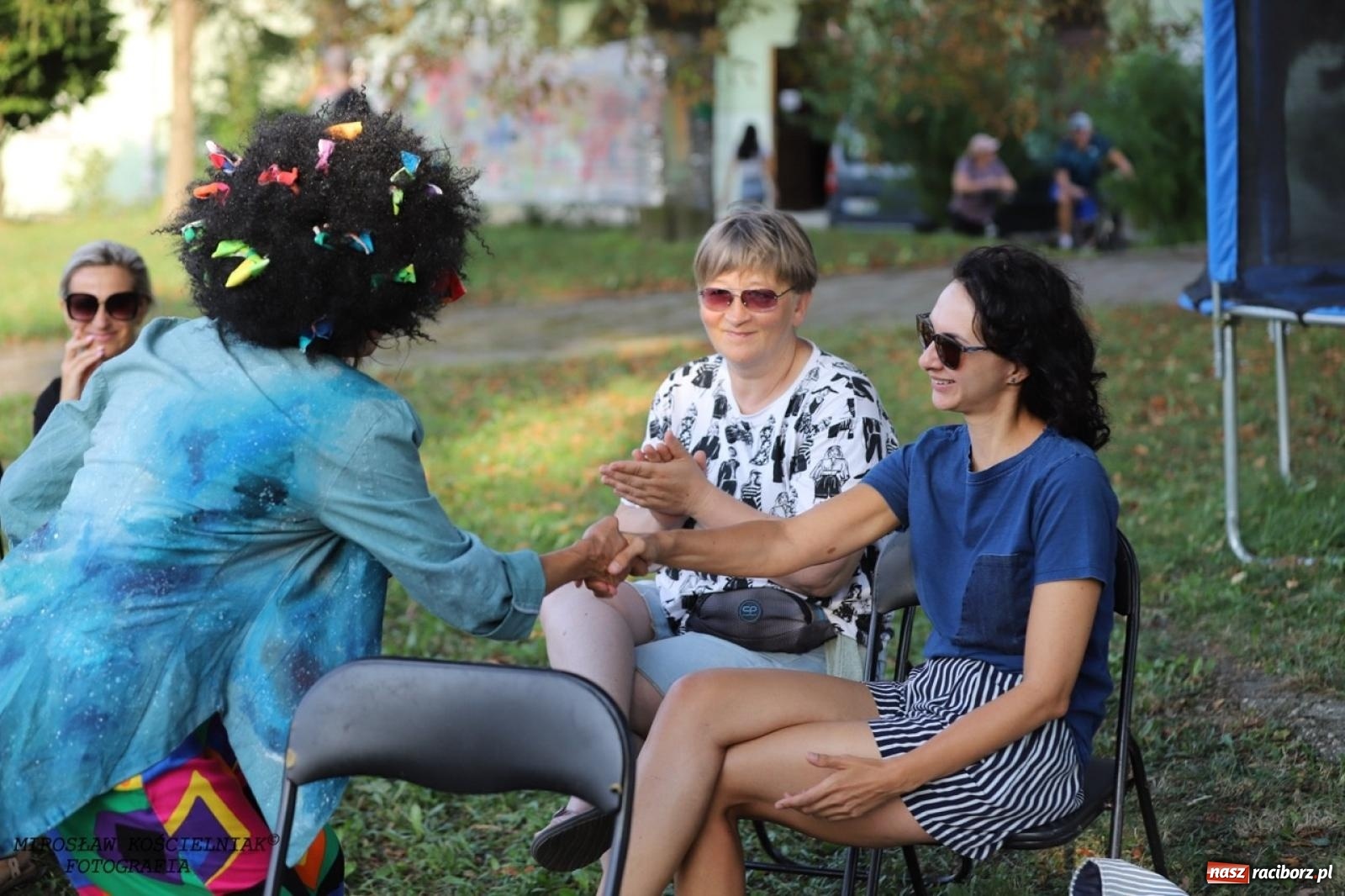 Zdjęcie w galerii na portalu naszraciborz.pl: Kolorowa podróż do świata Pani Kleksowej – relacja z przedstawienia w Ogrodzie Strzechy wiadomości z regionu