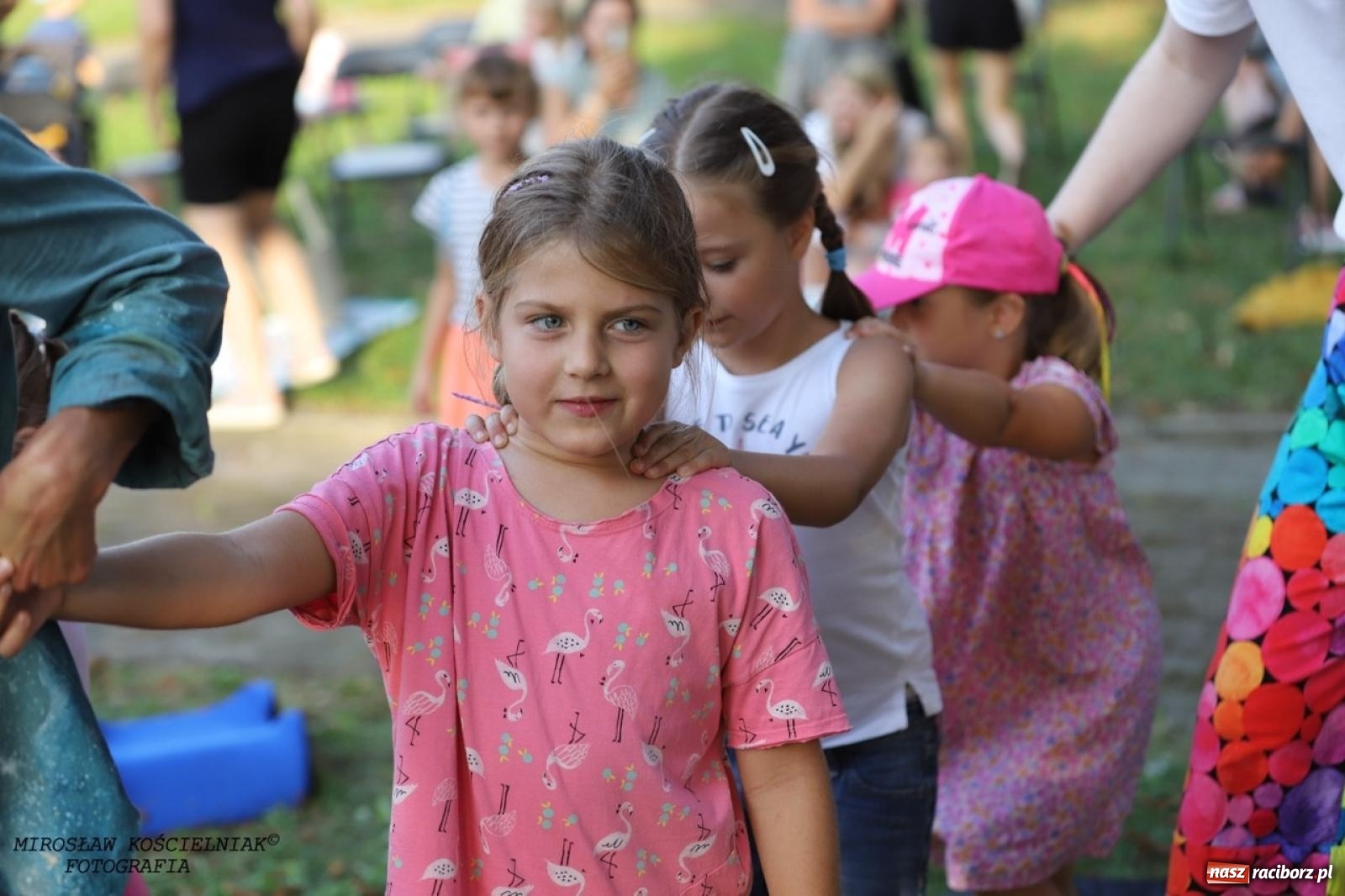 Zdjęcie w galerii na portalu naszraciborz.pl: Kolorowa podróż do świata Pani Kleksowej – relacja z przedstawienia w Ogrodzie Strzechy wiadomości z regionu