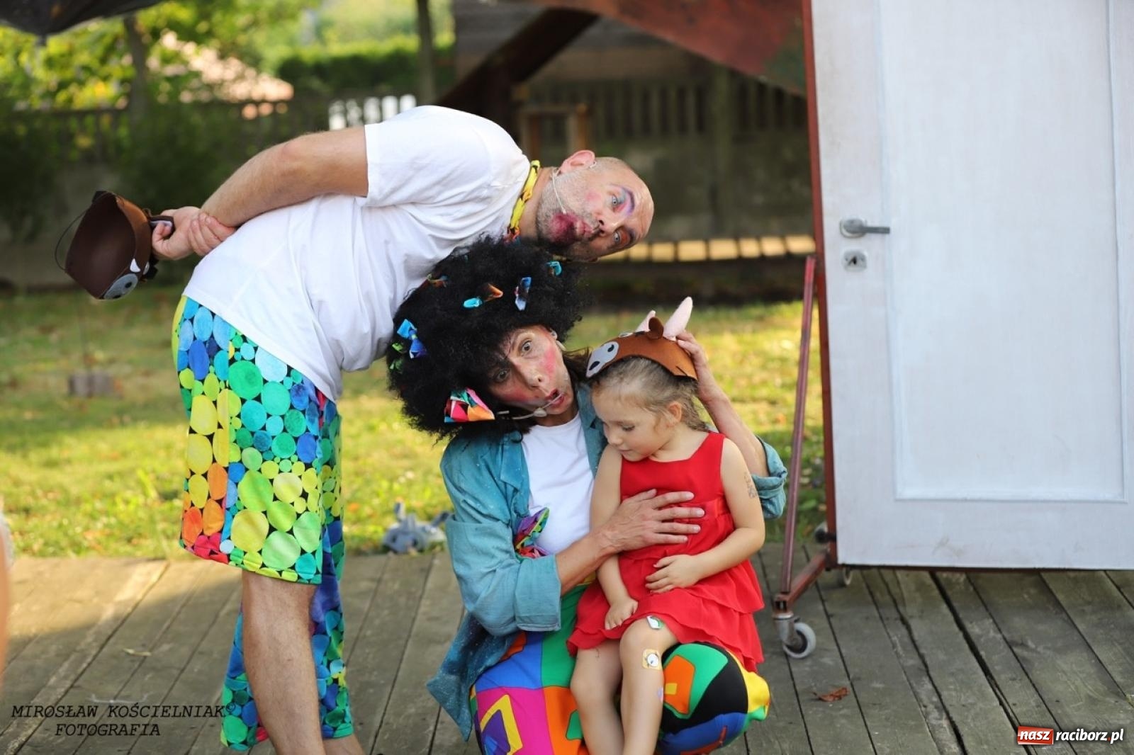 Zdjęcie w galerii na portalu naszraciborz.pl: Kolorowa podróż do świata Pani Kleksowej – relacja z przedstawienia w Ogrodzie Strzechy wiadomości z regionu