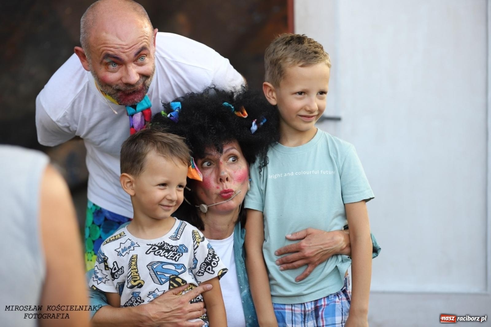 Zdjęcie w galerii na portalu naszraciborz.pl: Kolorowa podróż do świata Pani Kleksowej – relacja z przedstawienia w Ogrodzie Strzechy wiadomości z regionu