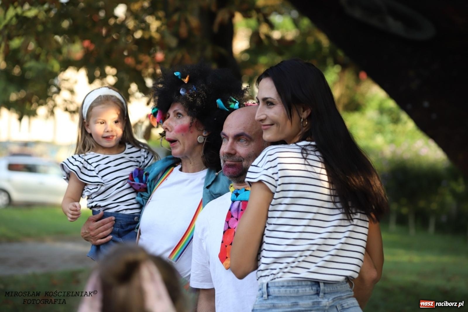 Zdjęcie w galerii na portalu naszraciborz.pl: Kolorowa podróż do świata Pani Kleksowej – relacja z przedstawienia w Ogrodzie Strzechy wiadomości z regionu